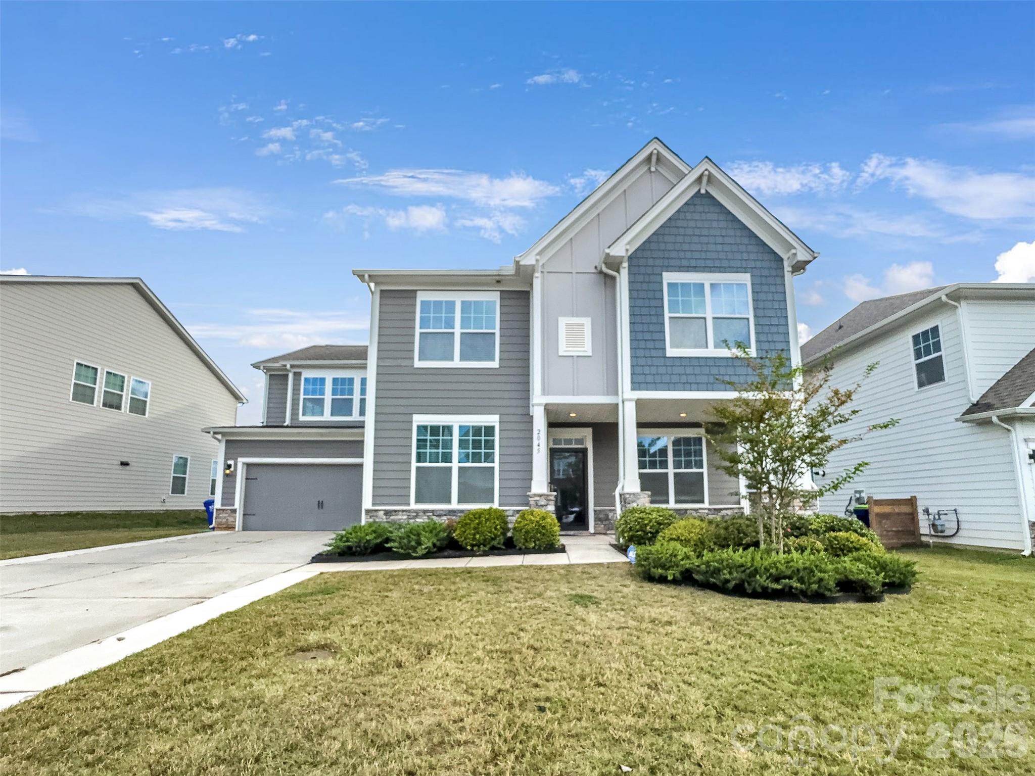 2045 Saddlebred Drive Property Photo 3