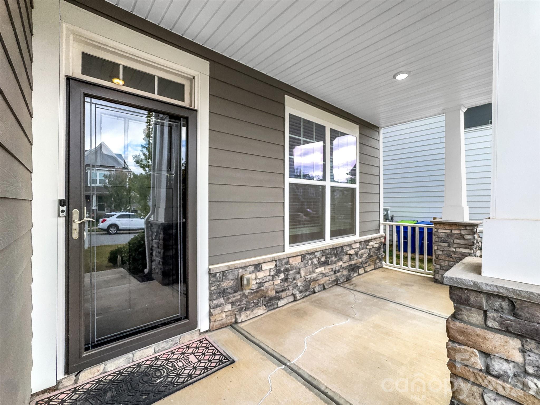 2045 Saddlebred Drive Property Photo 4