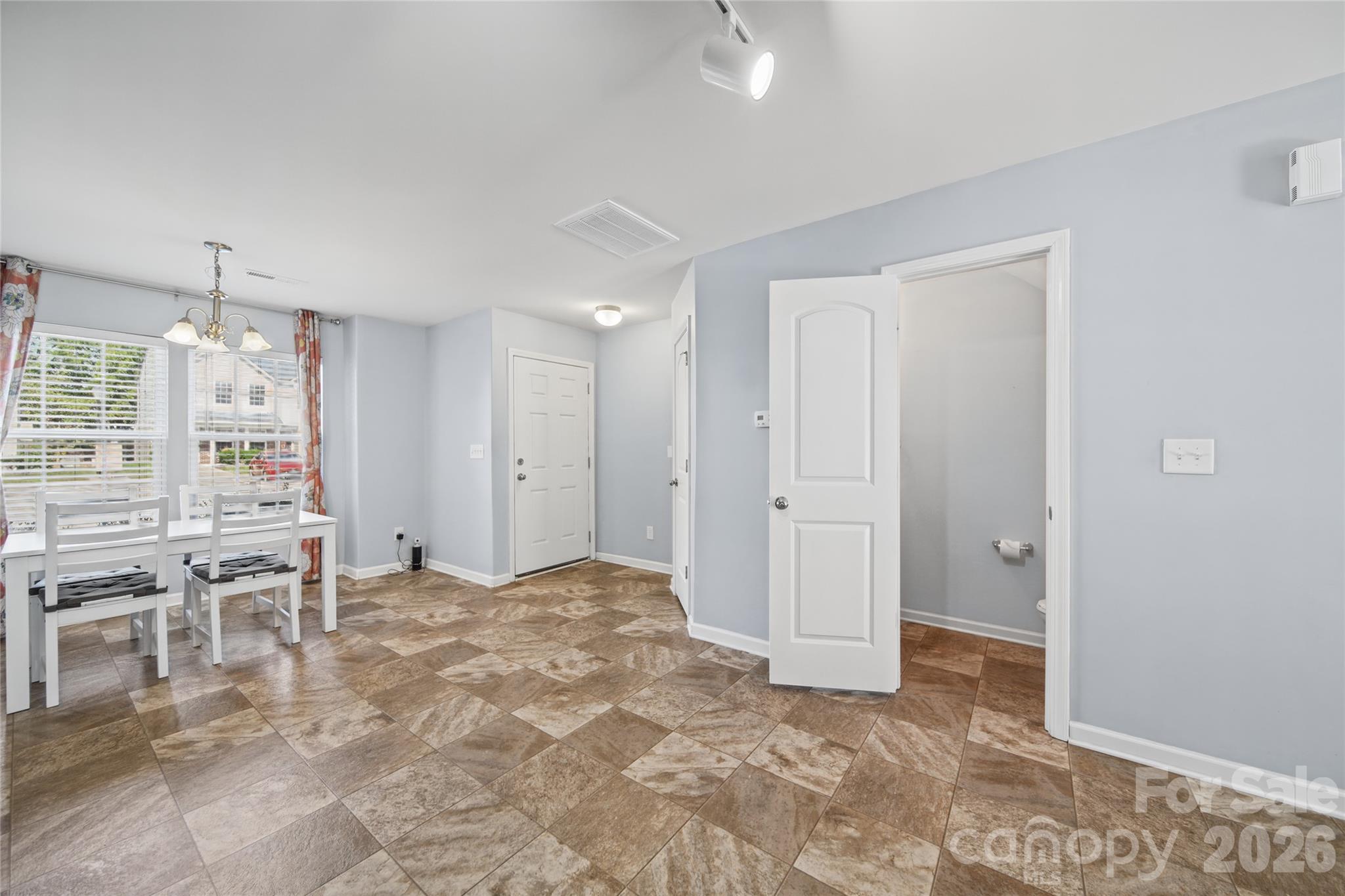 4907 Potter Road Property Photo 5