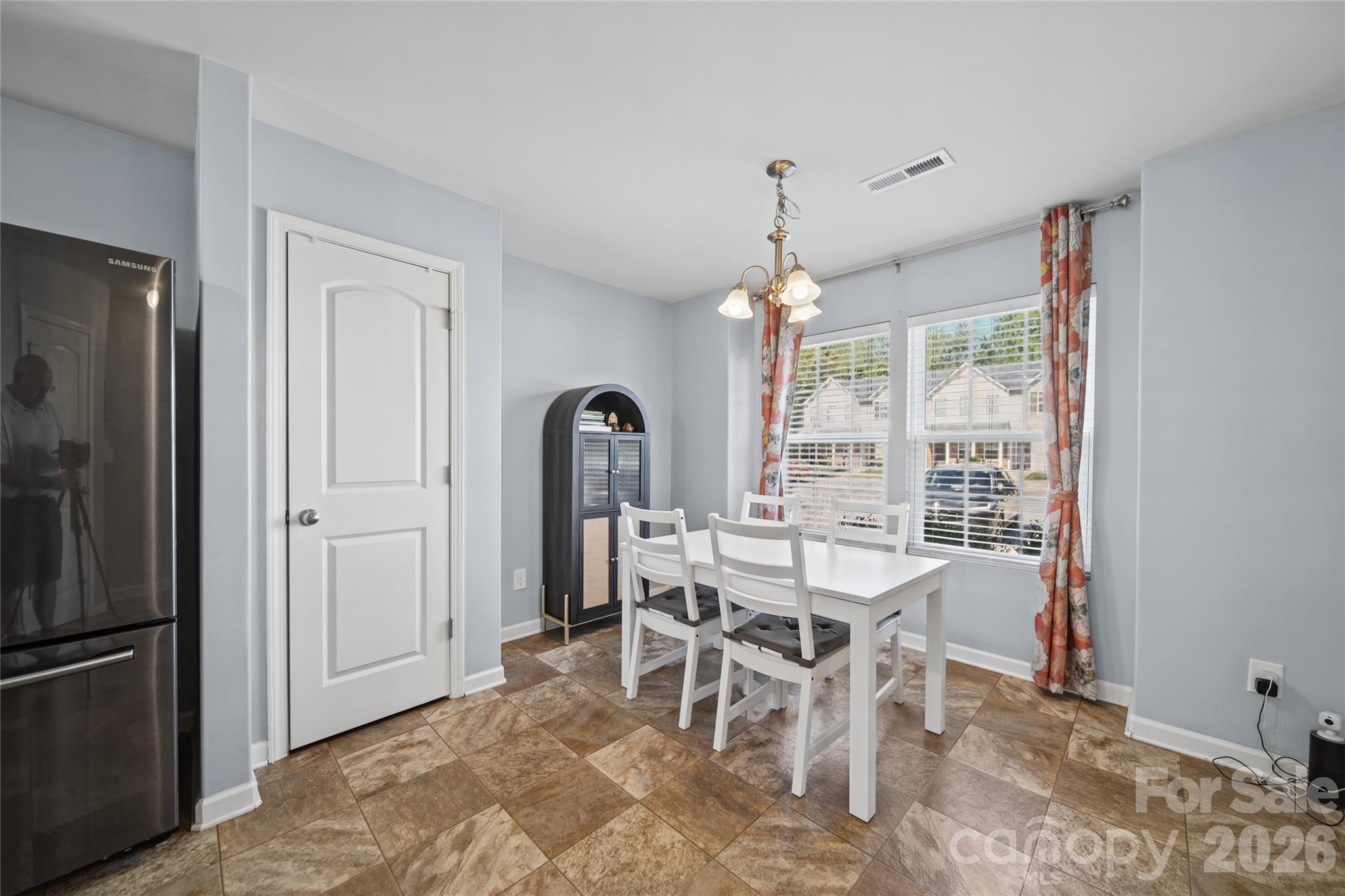 4907 Potter Road Property Photo 6