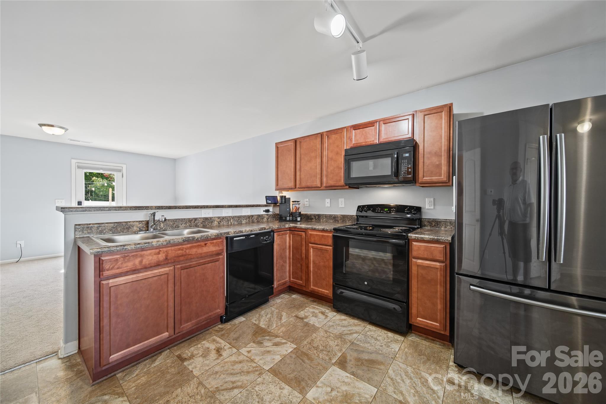 4907 Potter Road Property Photo 9