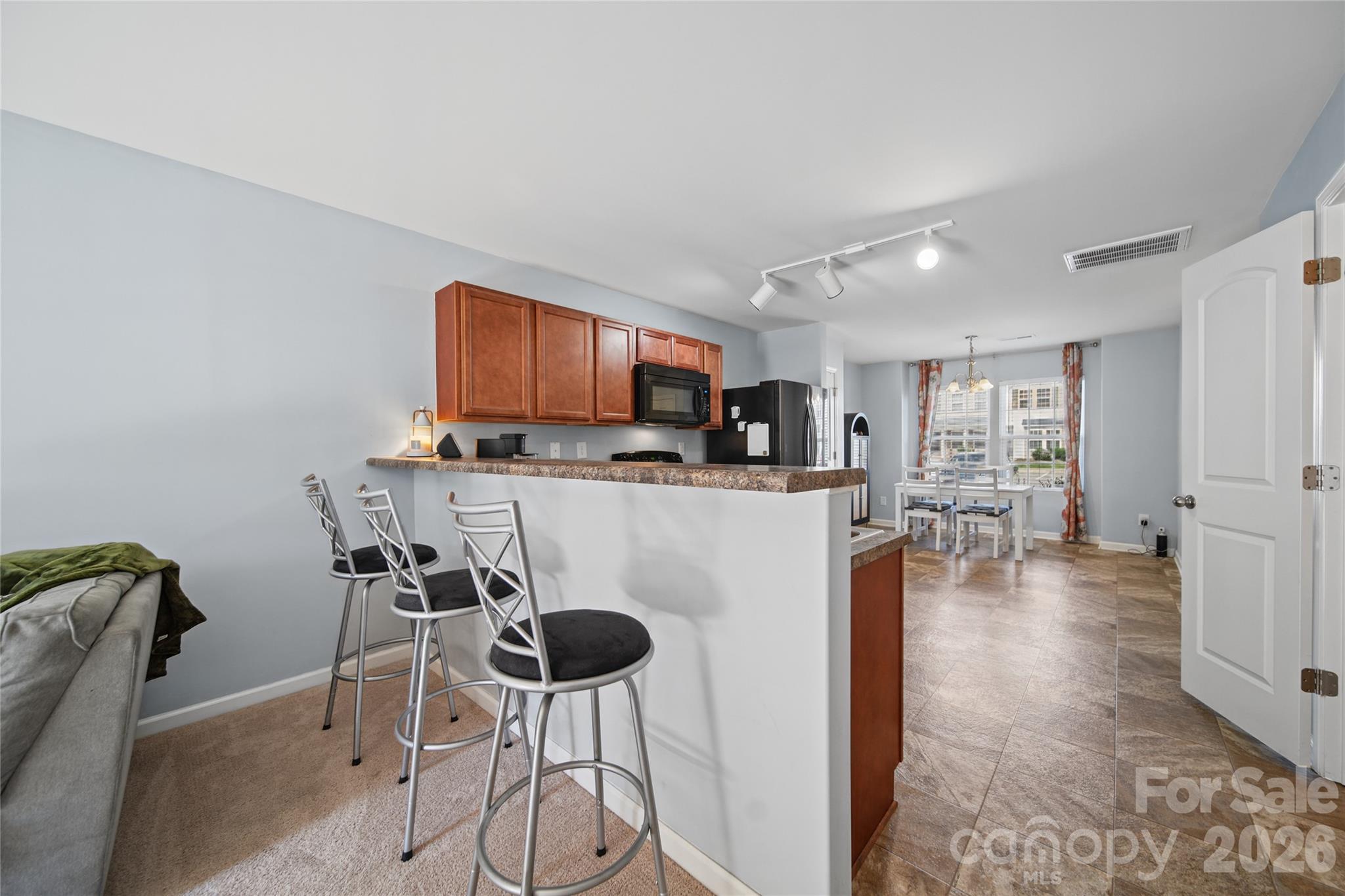 4907 Potter Road Property Photo 11