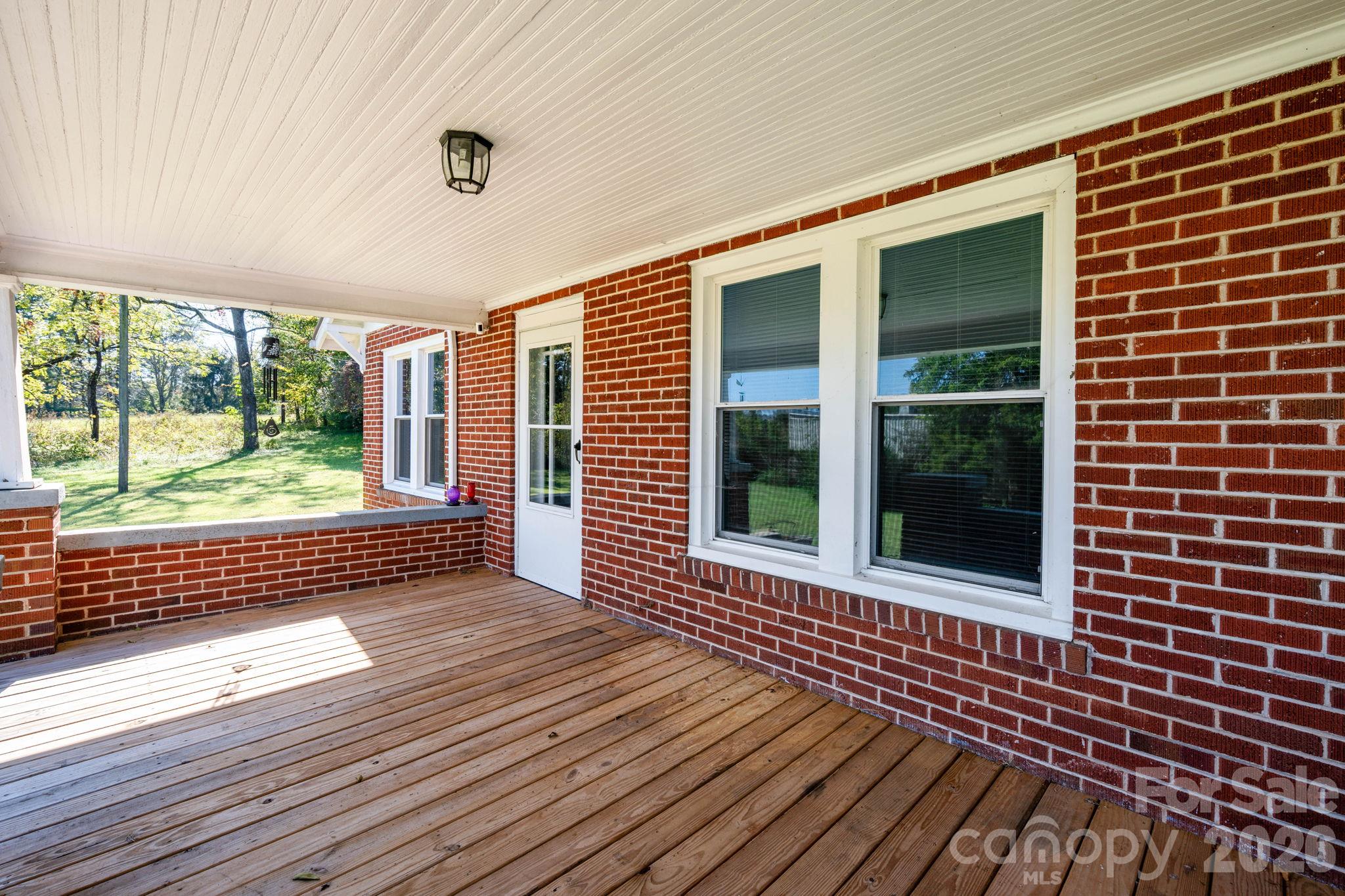 2401 Nc 181 Highway Property Photo 1