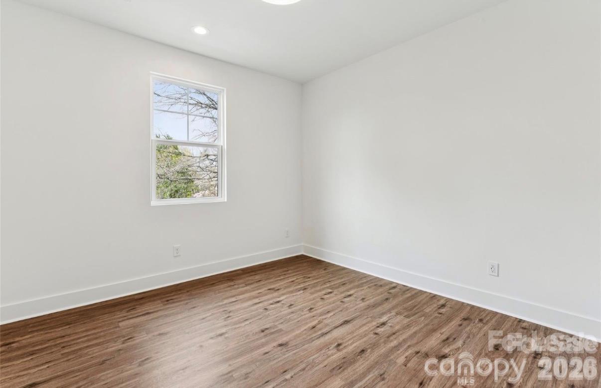 426 E 19th Street Property Photo 15