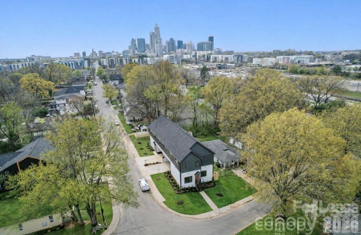 426 E 19th Street Property Photo 16
