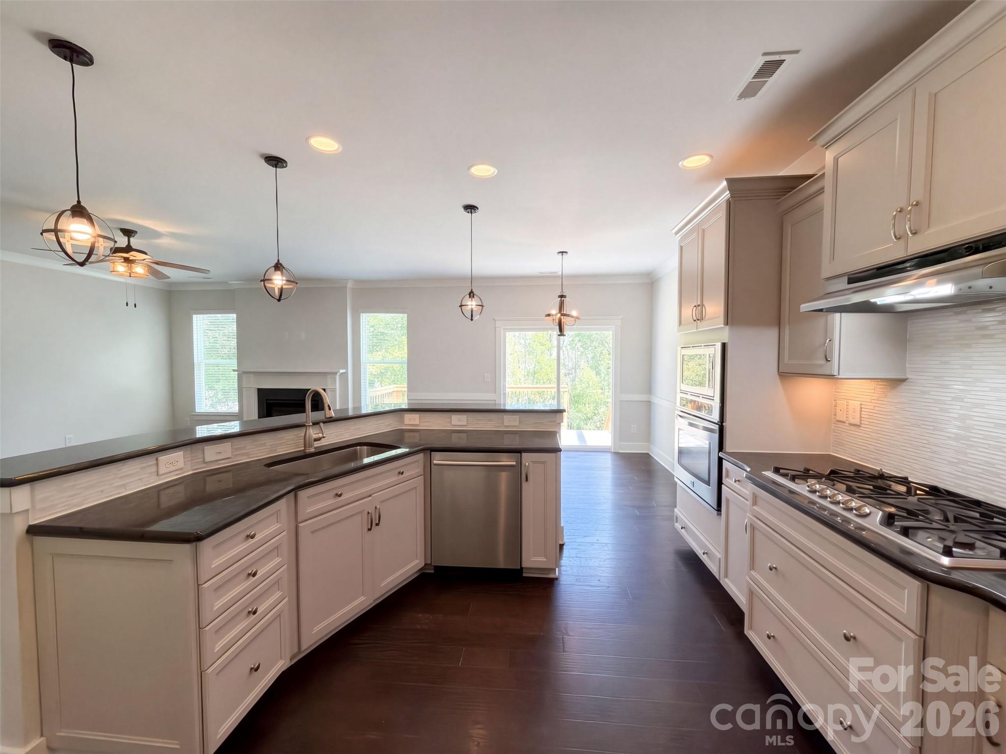 7412 Canova Lane Property Photo 7