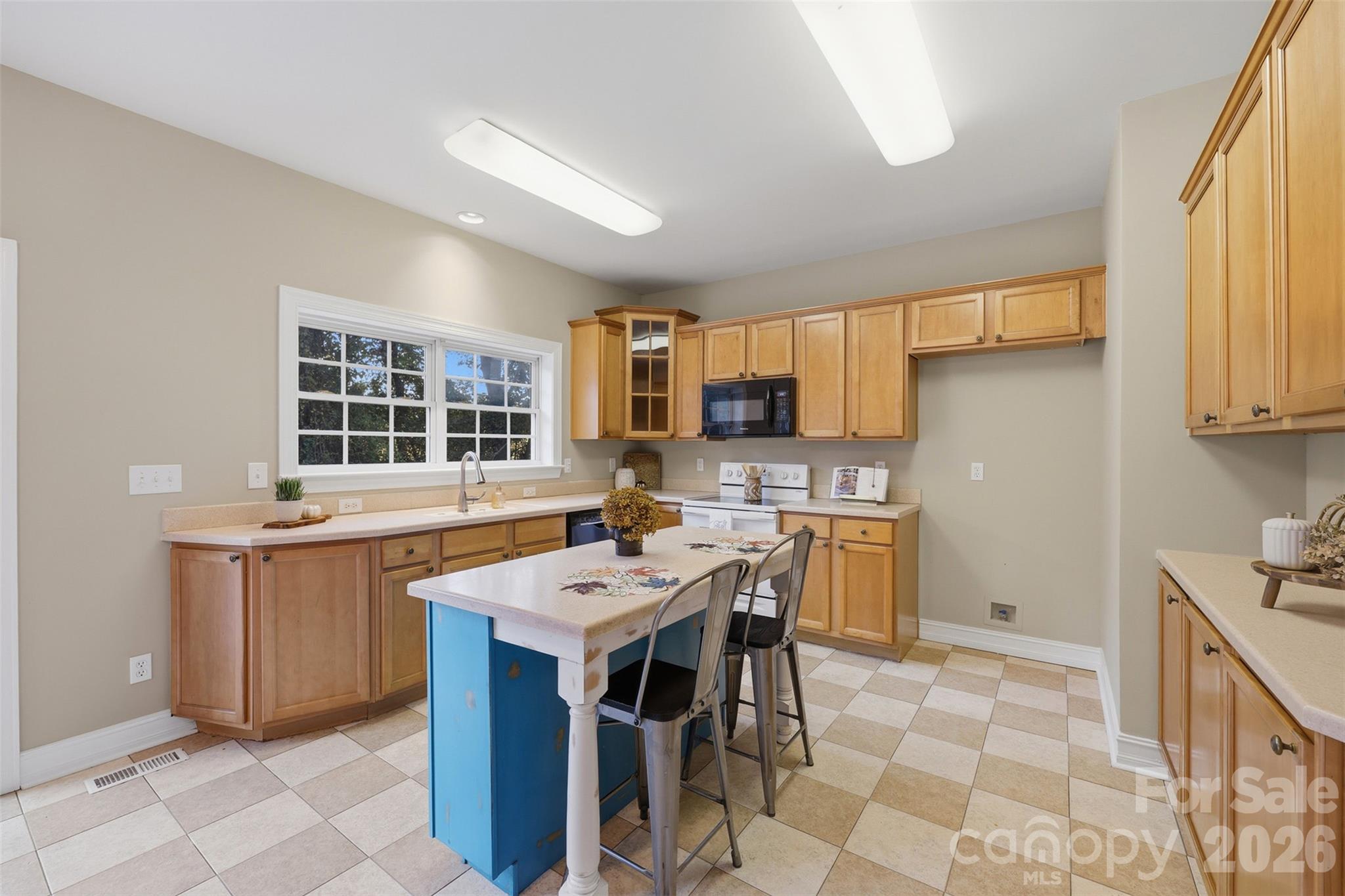 151 Robertson Drive Property Photo 6