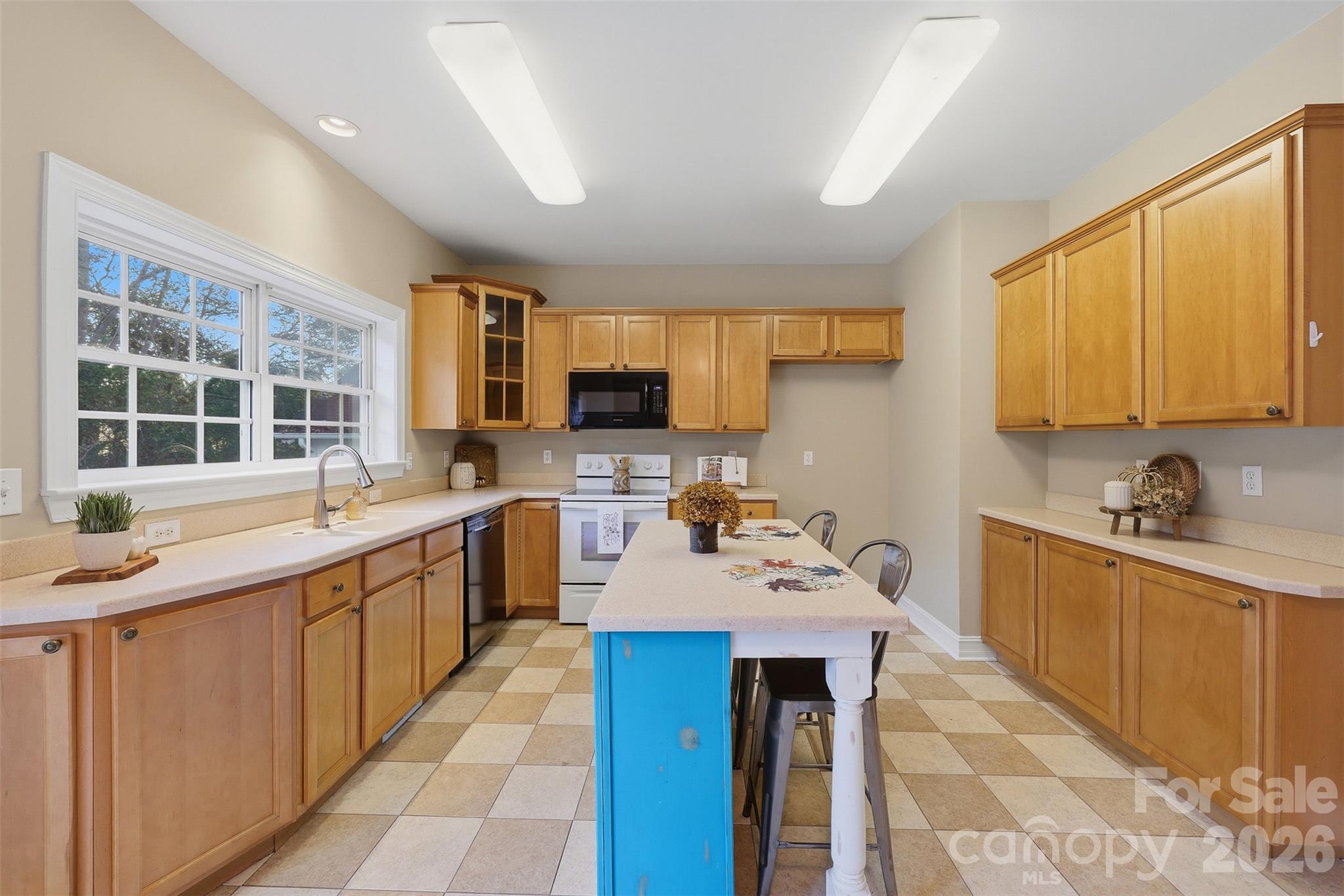 151 Robertson Drive Property Photo 7