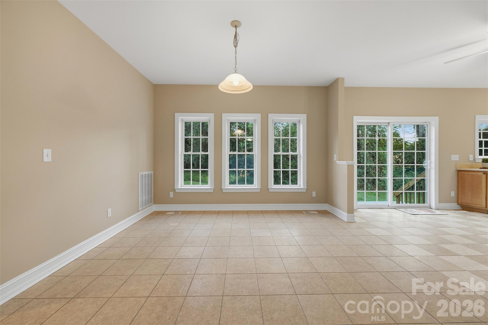 151 Robertson Drive Property Photo 9