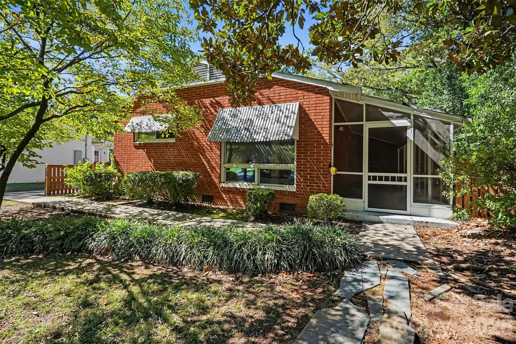 708 Montford Drive Property Photo 1