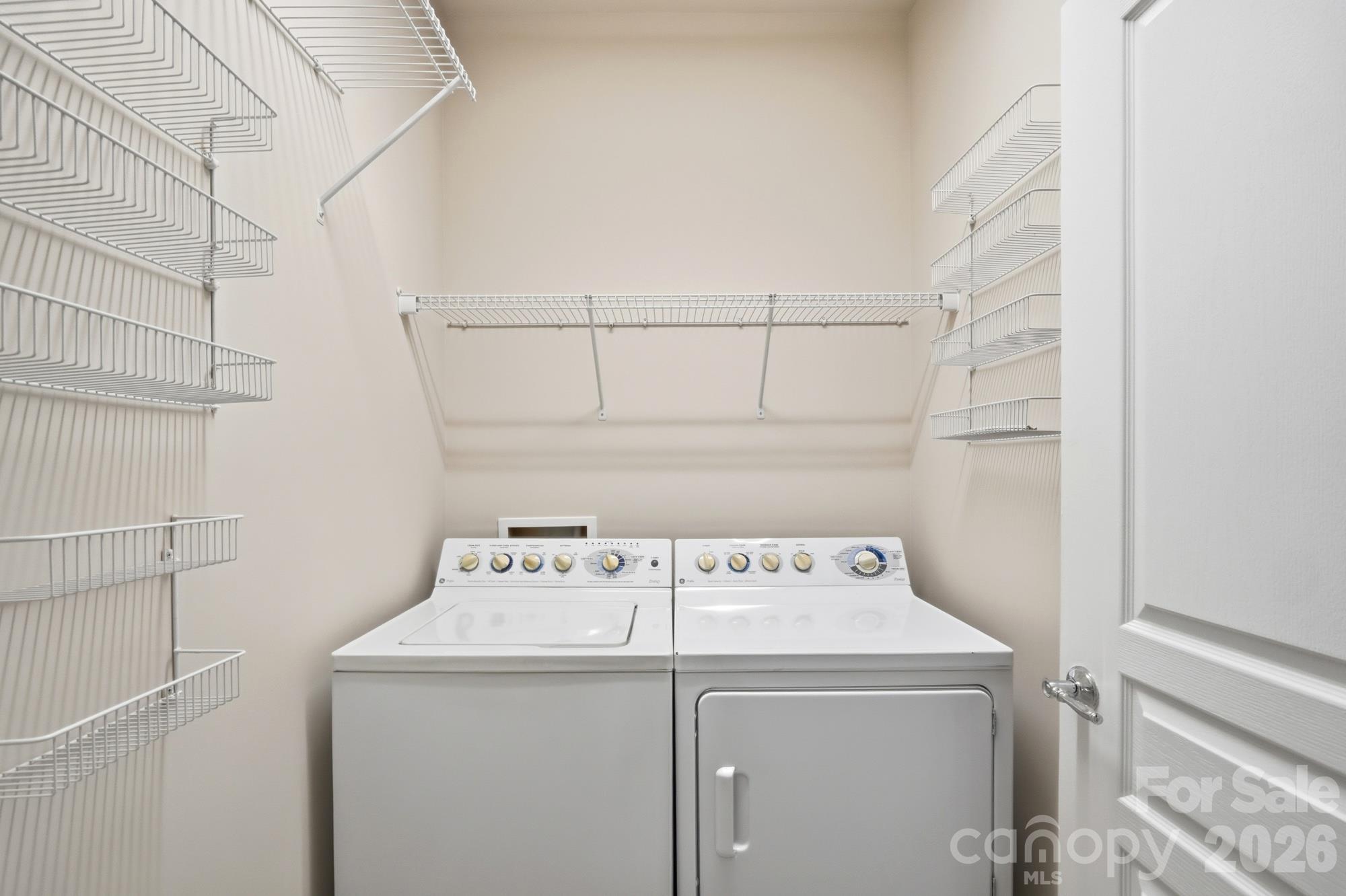 2047 Sweetleaf Drive Property Photo 23