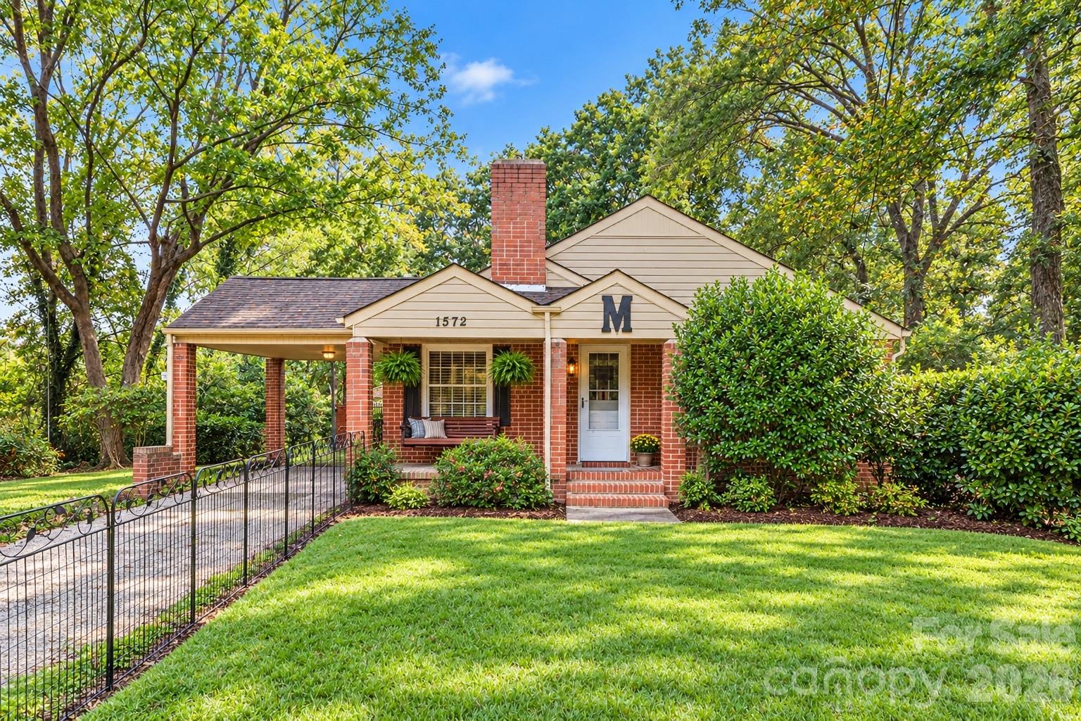 1572 Monument Avenue Property Photo 1