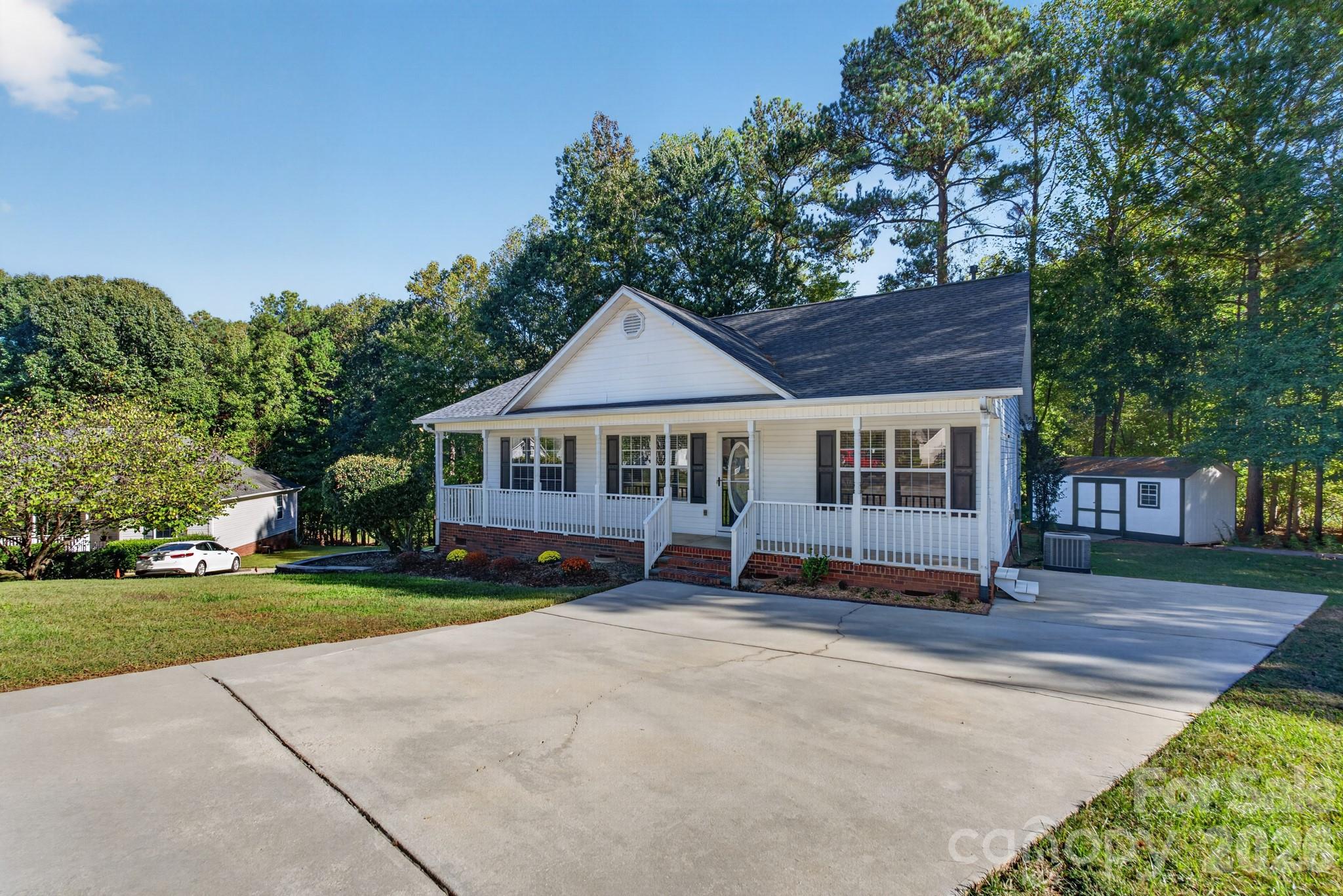 702 Painted Lady Court Property Photo 3