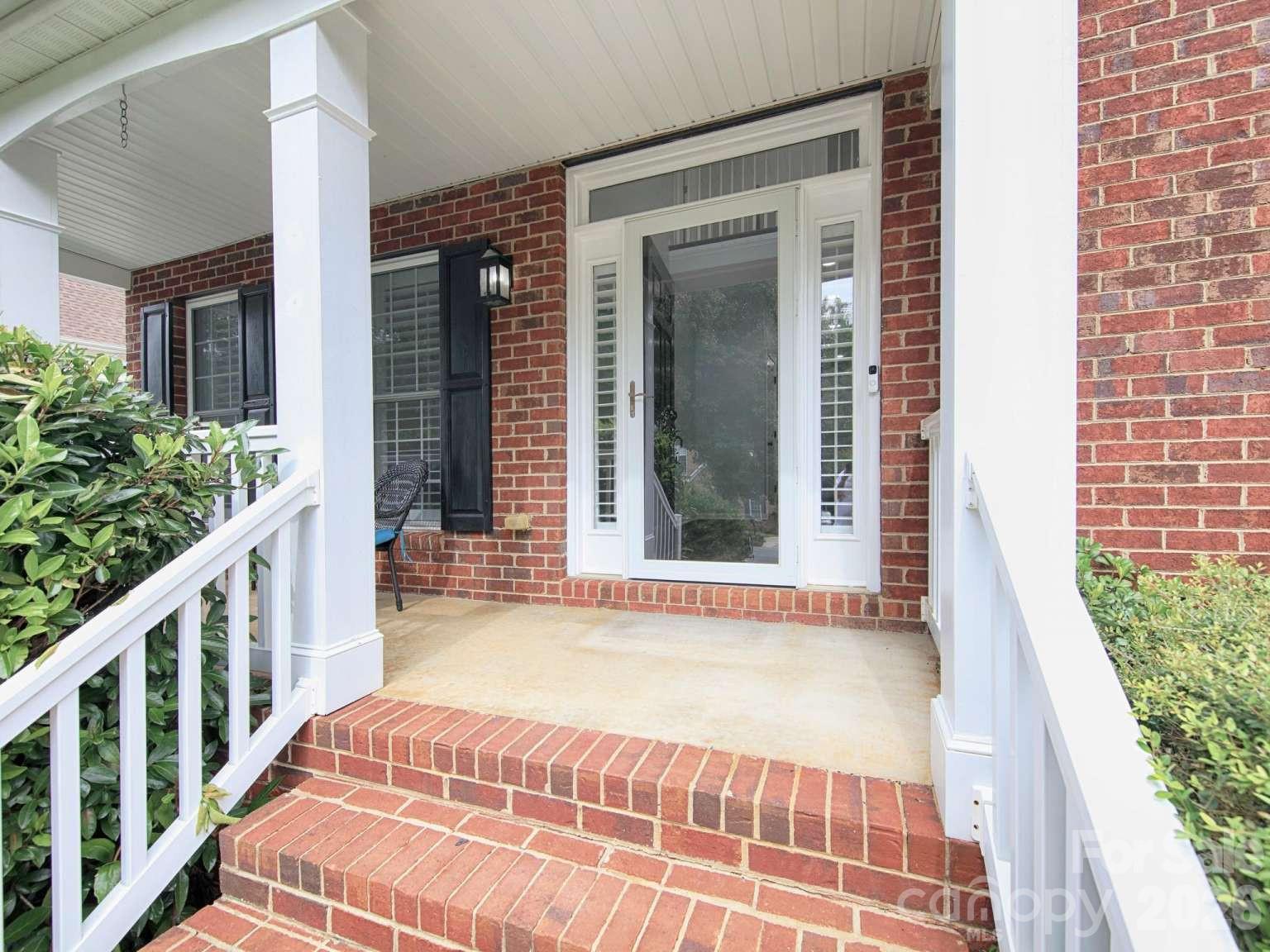 166 Laurel Glen Drive Property Photo 4