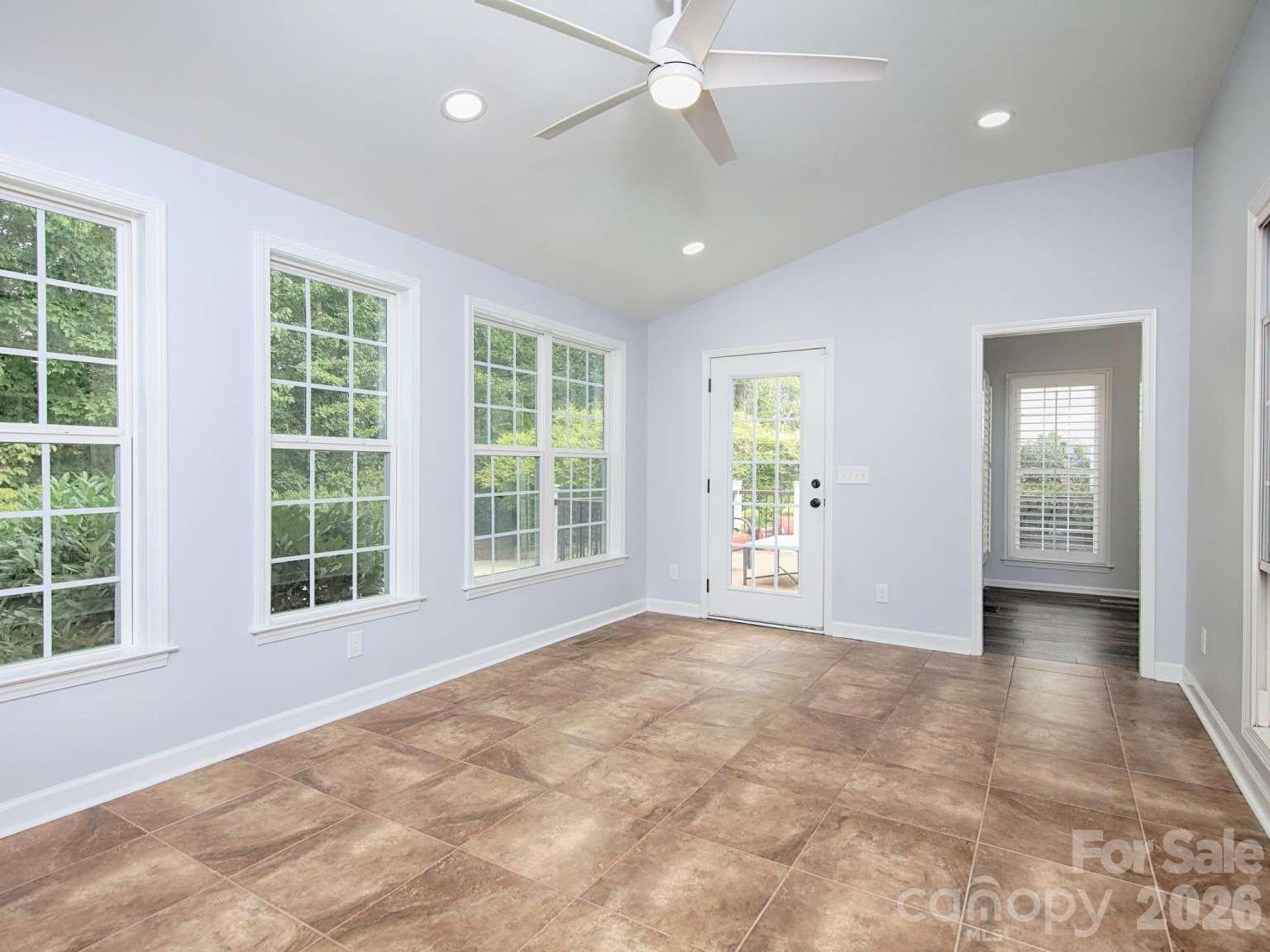 166 Laurel Glen Drive Property Photo 13