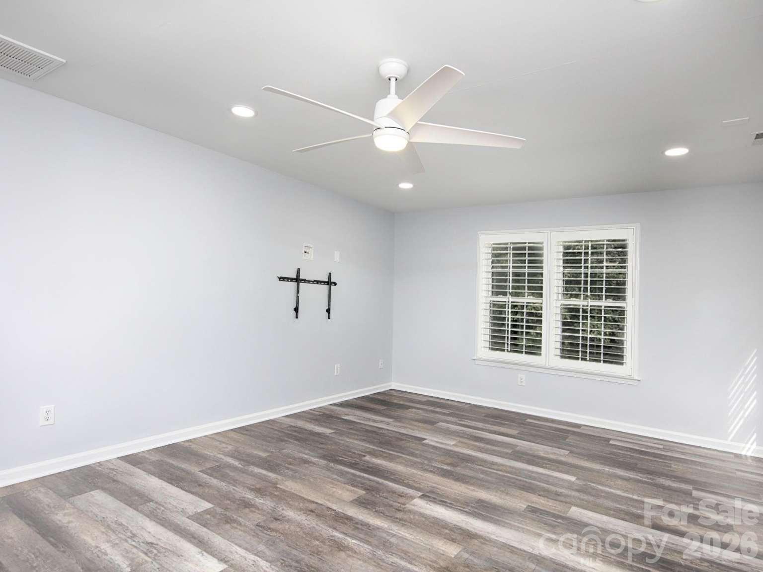 166 Laurel Glen Drive Property Photo 24