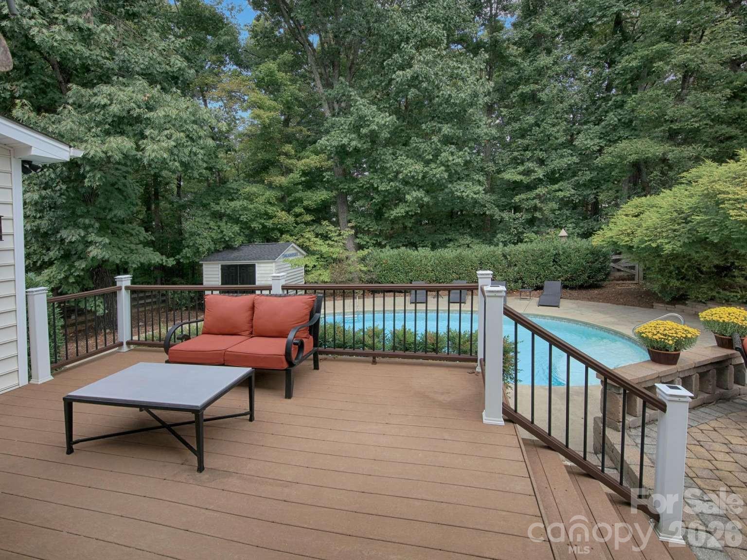 166 Laurel Glen Drive Property Photo 33