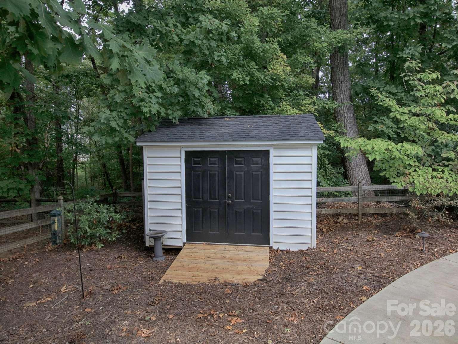 166 Laurel Glen Drive Property Photo 36