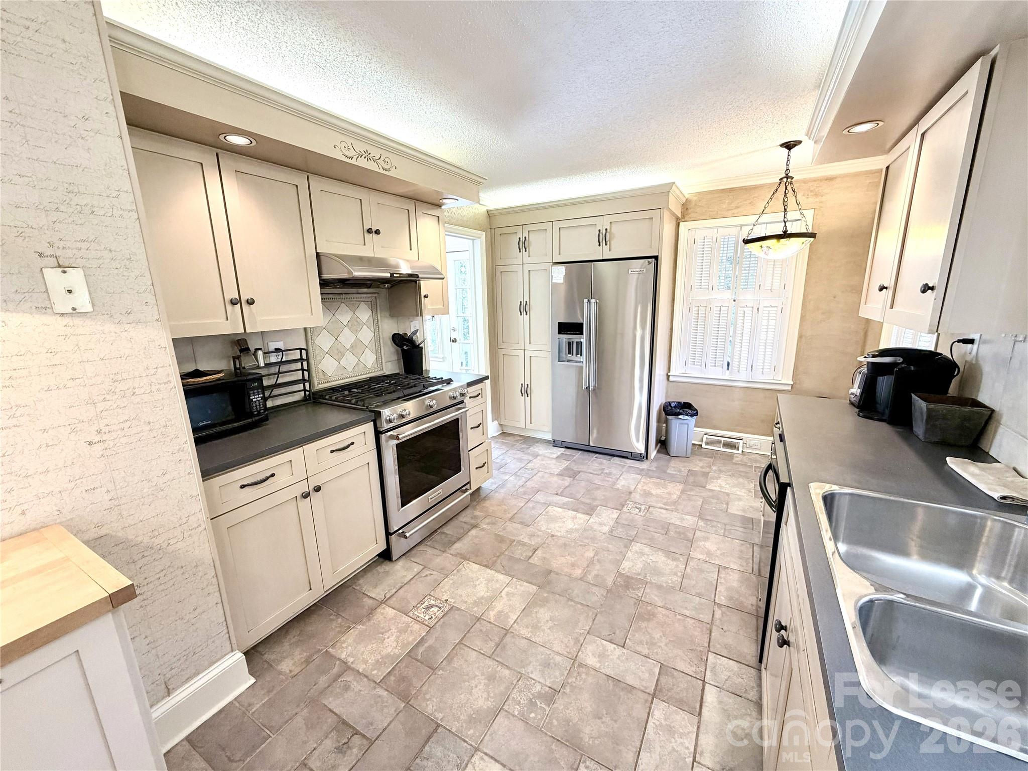 5915 Shumard Oak Lane Property Photo 7