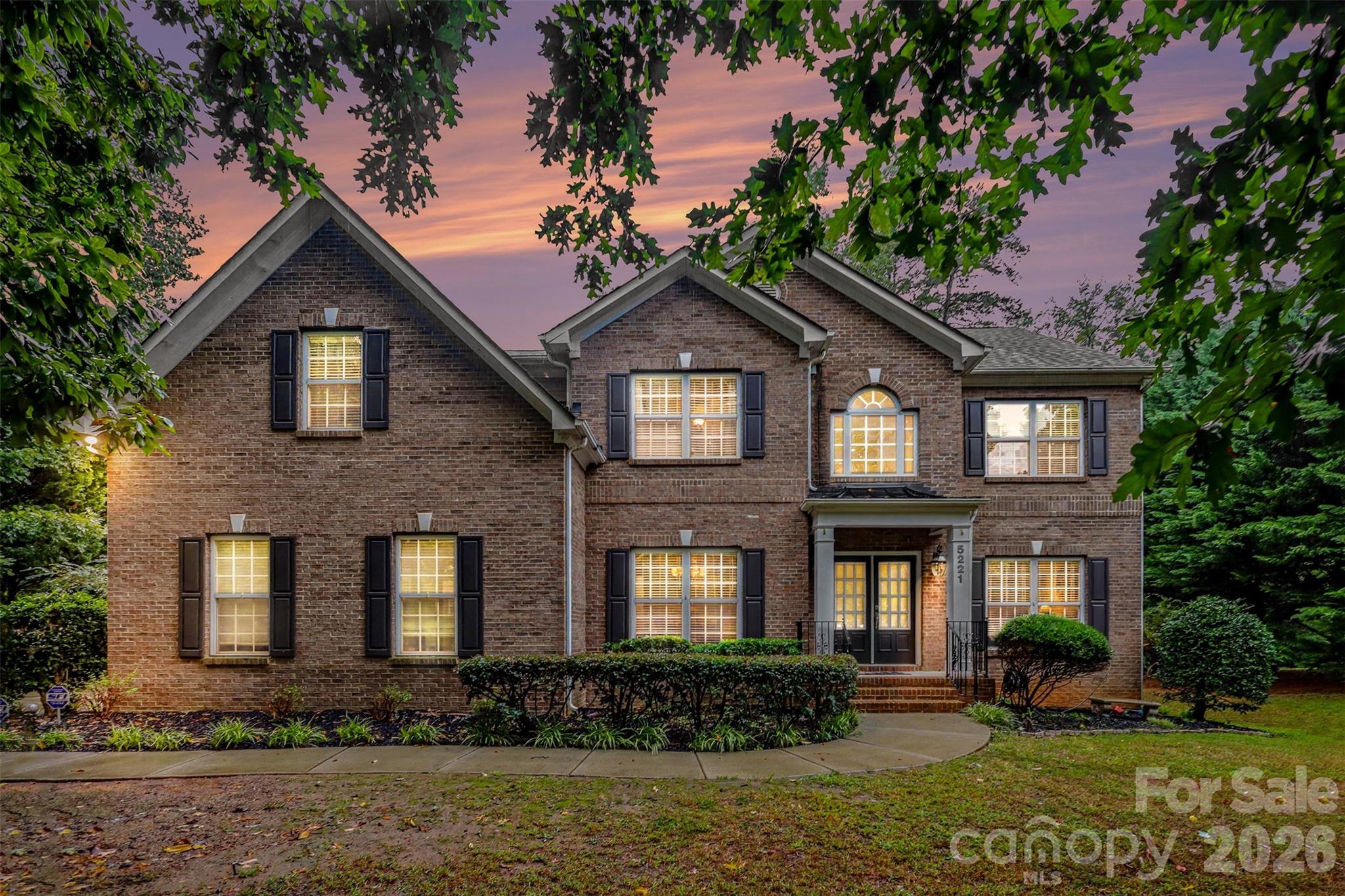 5221 Turkey Oak Drive Property Photo 1