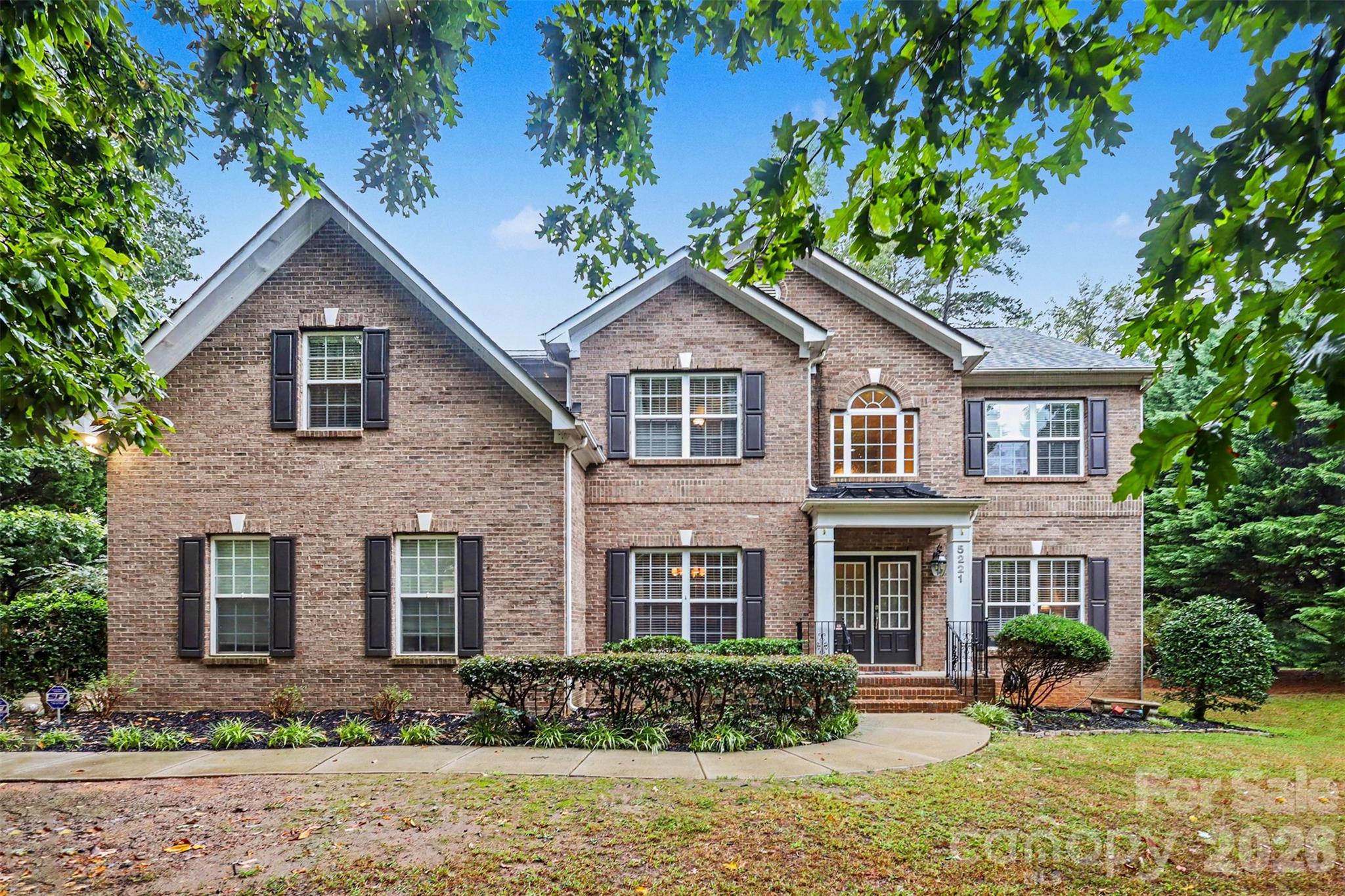 5221 Turkey Oak Drive Property Photo 2