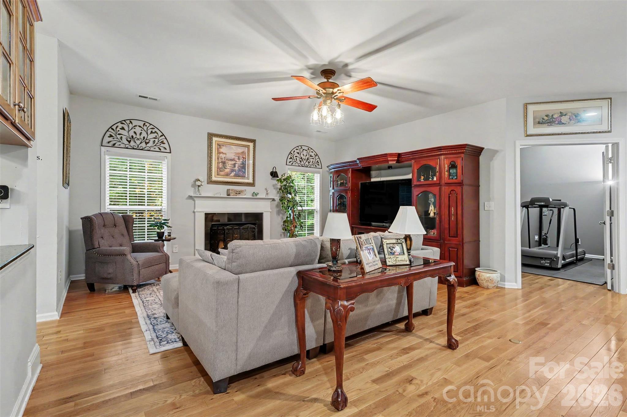 5221 Turkey Oak Drive Property Photo 6