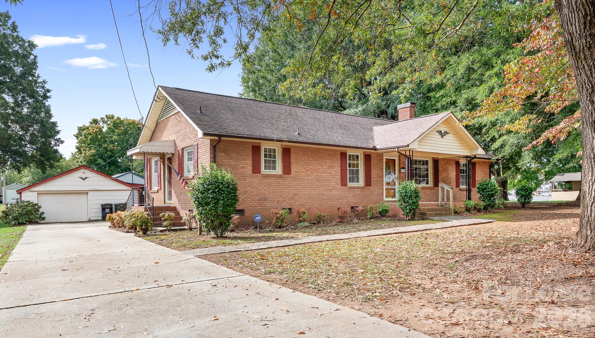 35 Sumner Avenue Property Photo 1