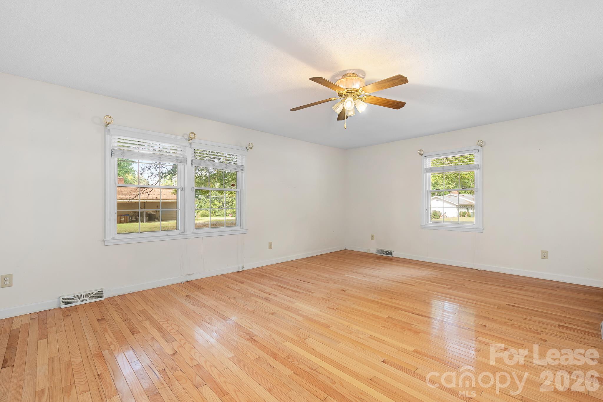 35 Sumner Avenue Property Photo 18