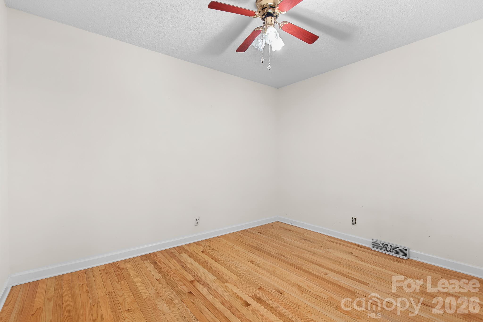 35 Sumner Avenue Property Photo 22