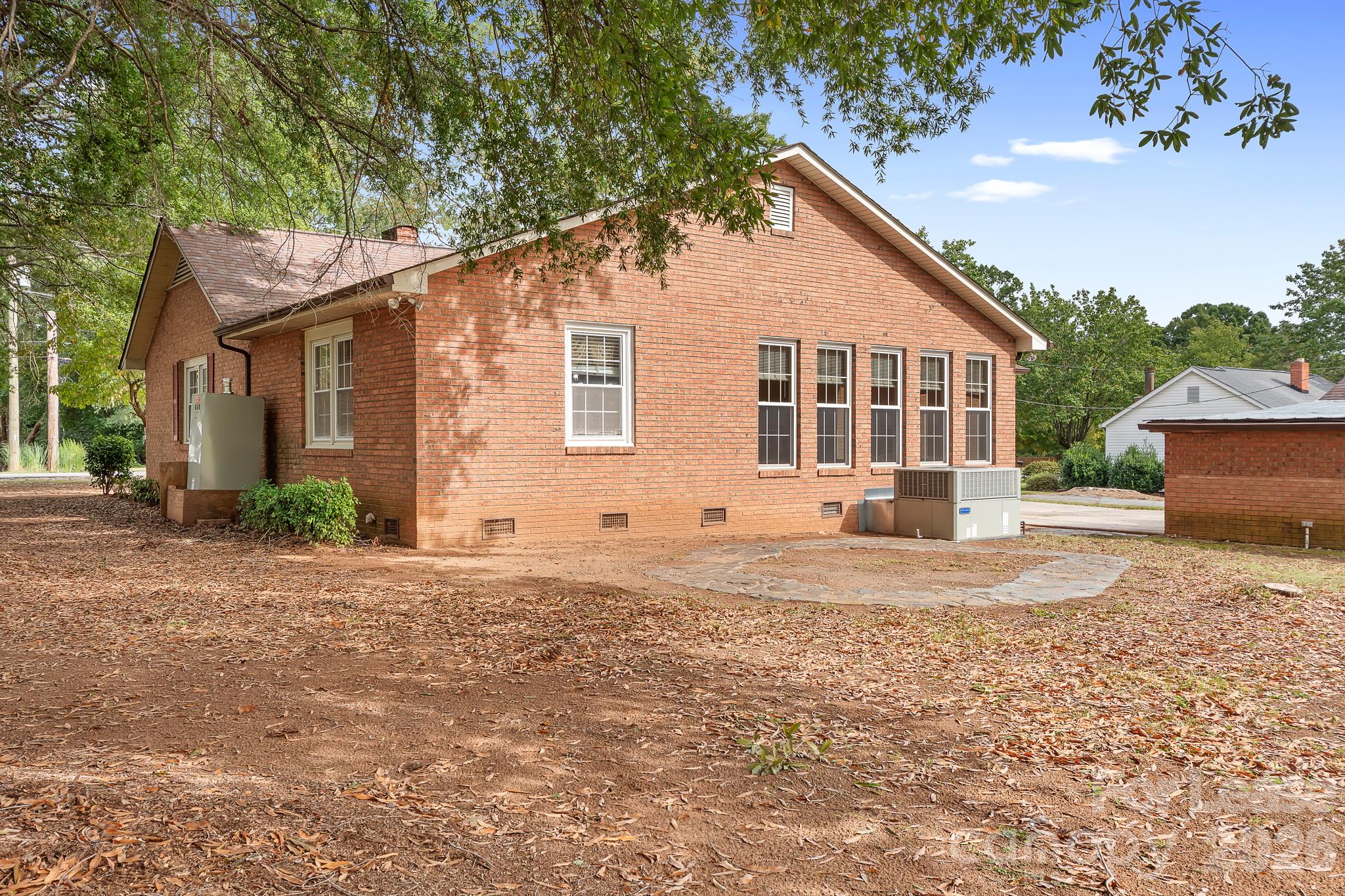 35 Sumner Avenue Property Photo 26