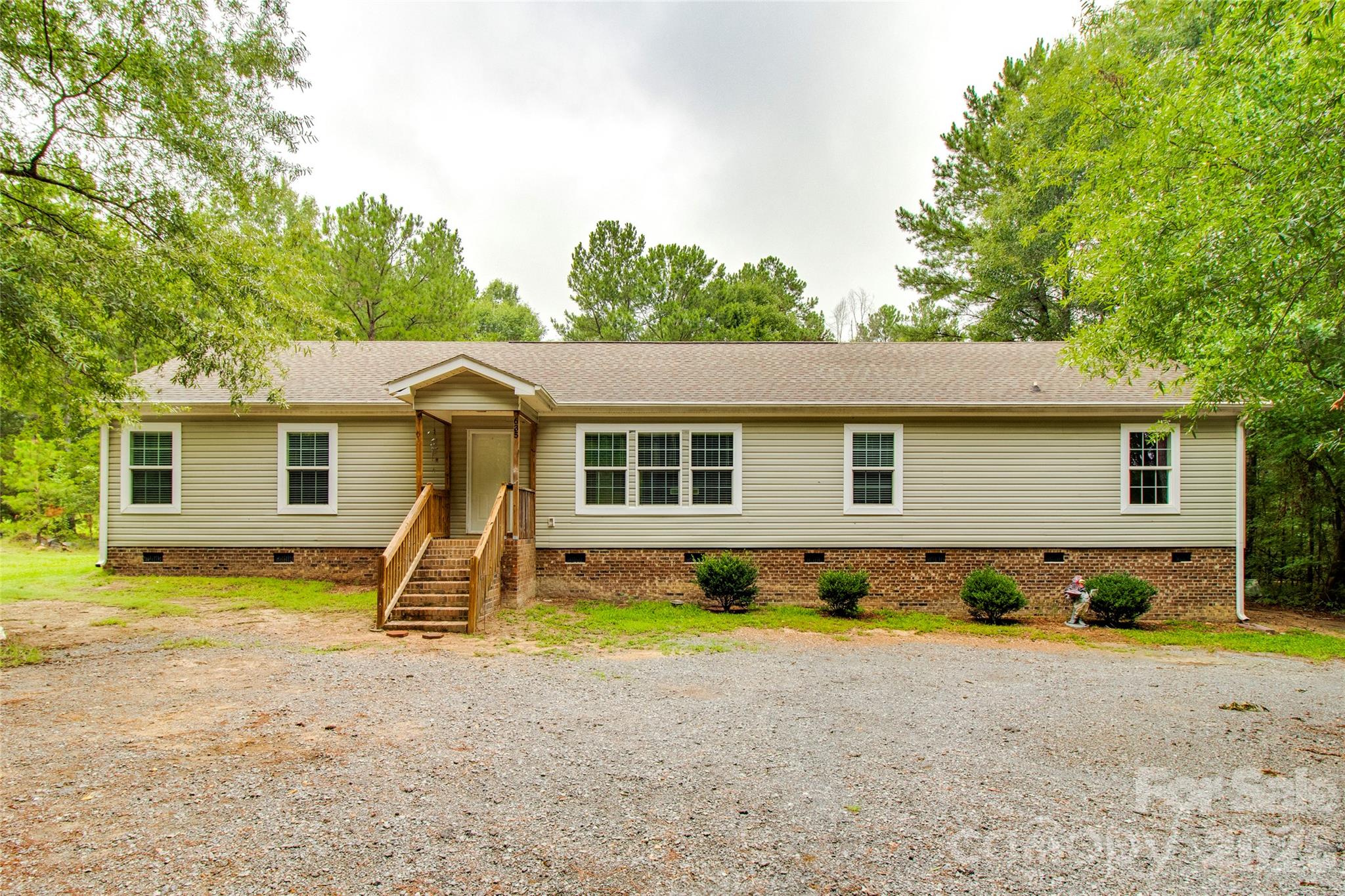 635 Monticello Road Property Photo 2
