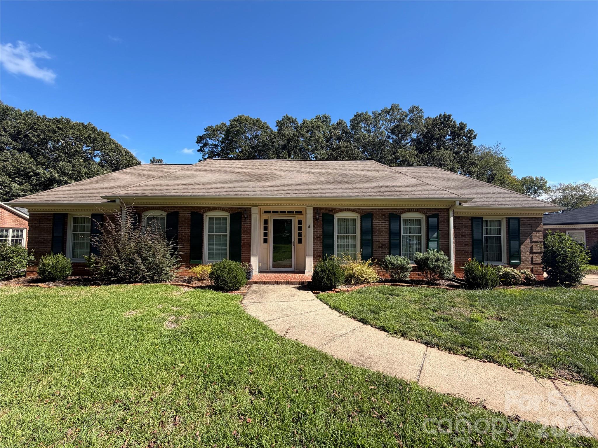520 King Edward Road Property Photo 1