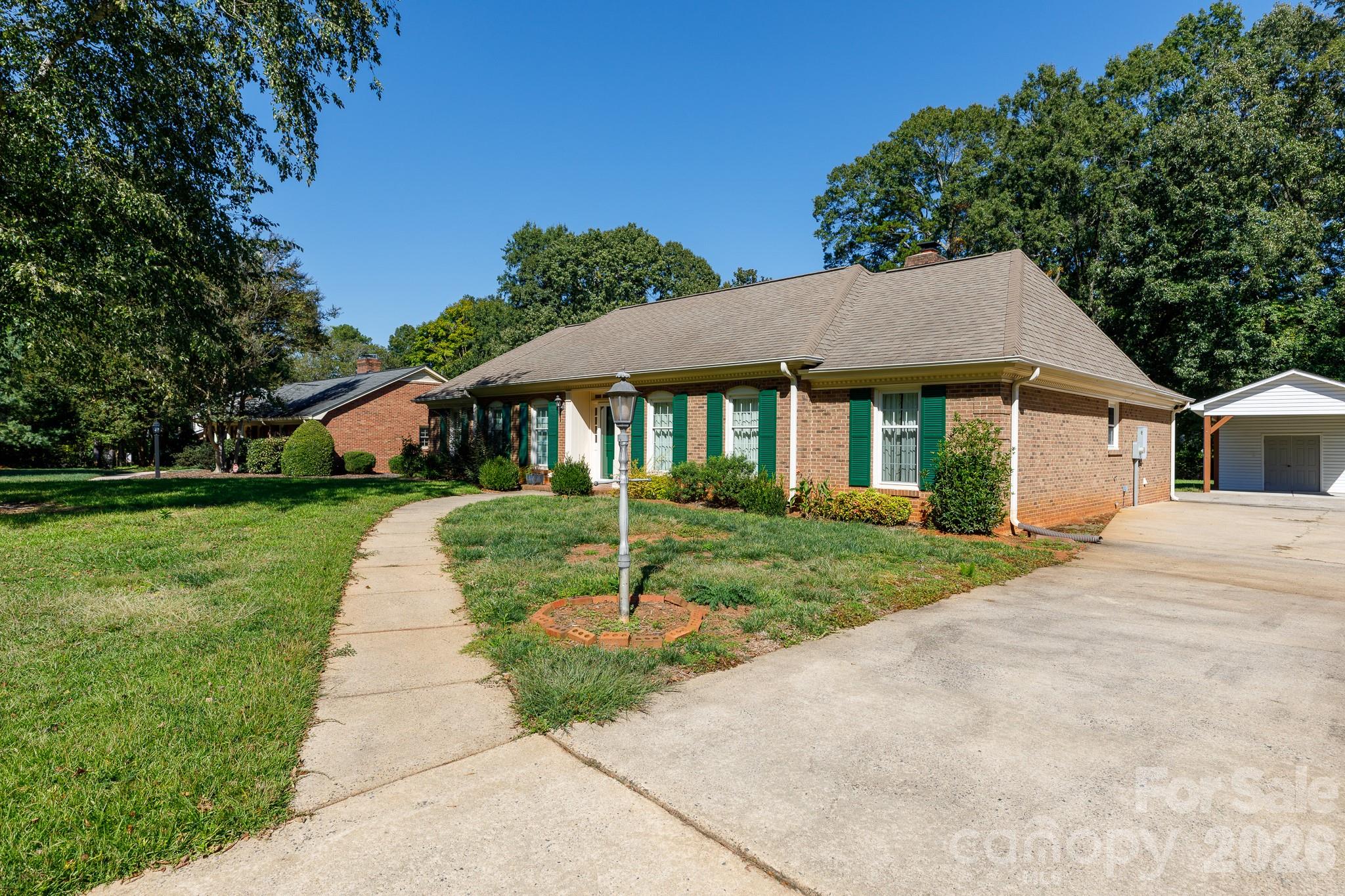 520 King Edward Road Property Photo 3