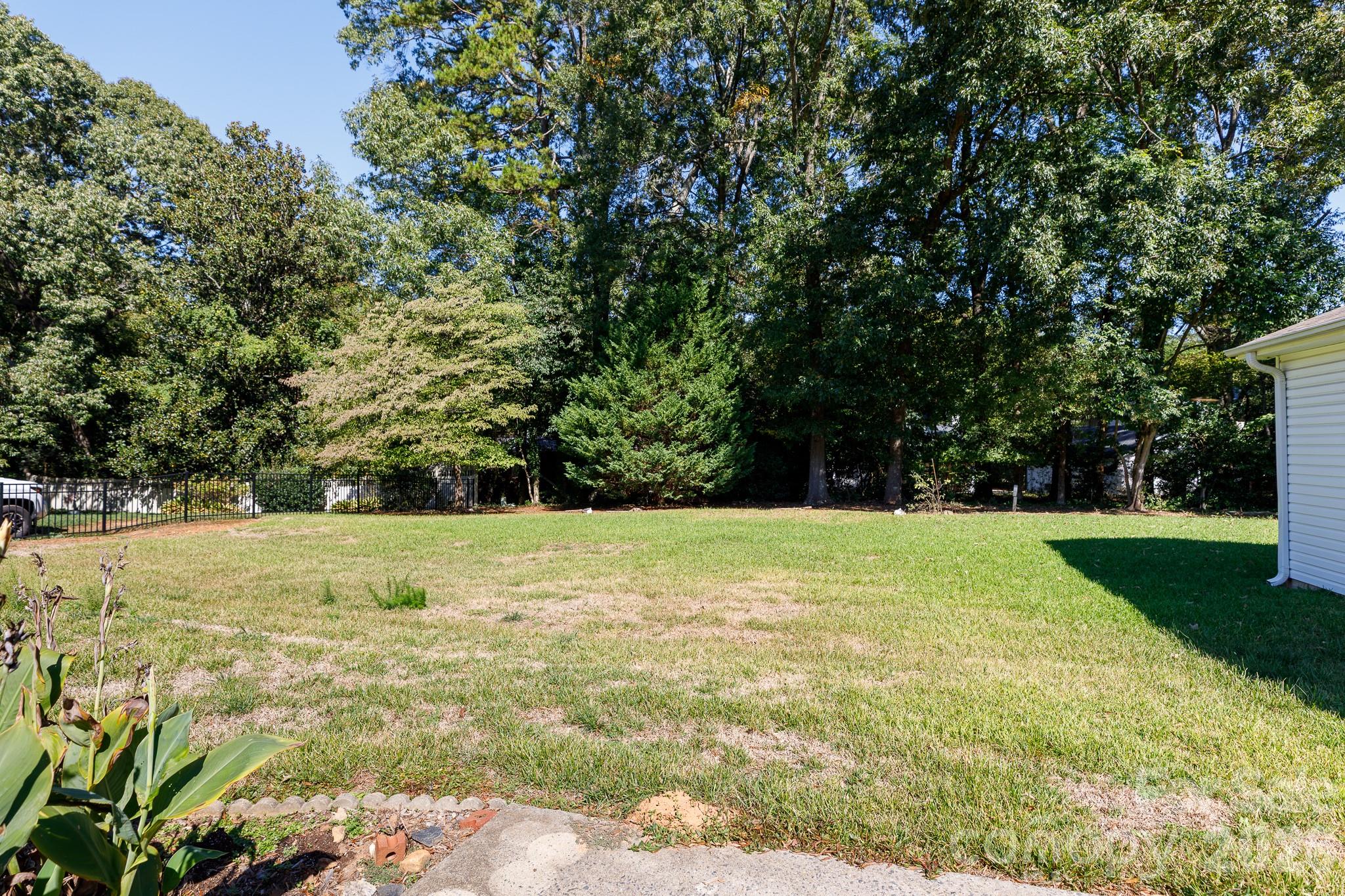 520 King Edward Road Property Photo 5