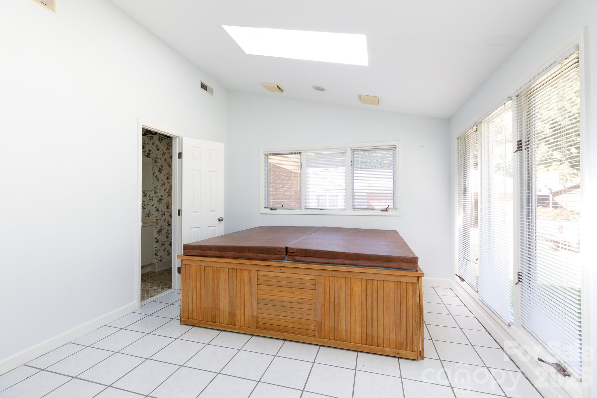 520 King Edward Road Property Photo 18