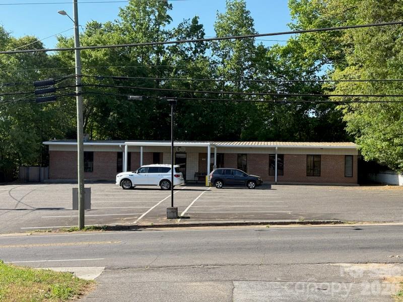 1020 E Marion Street 15 Property Photo 1
