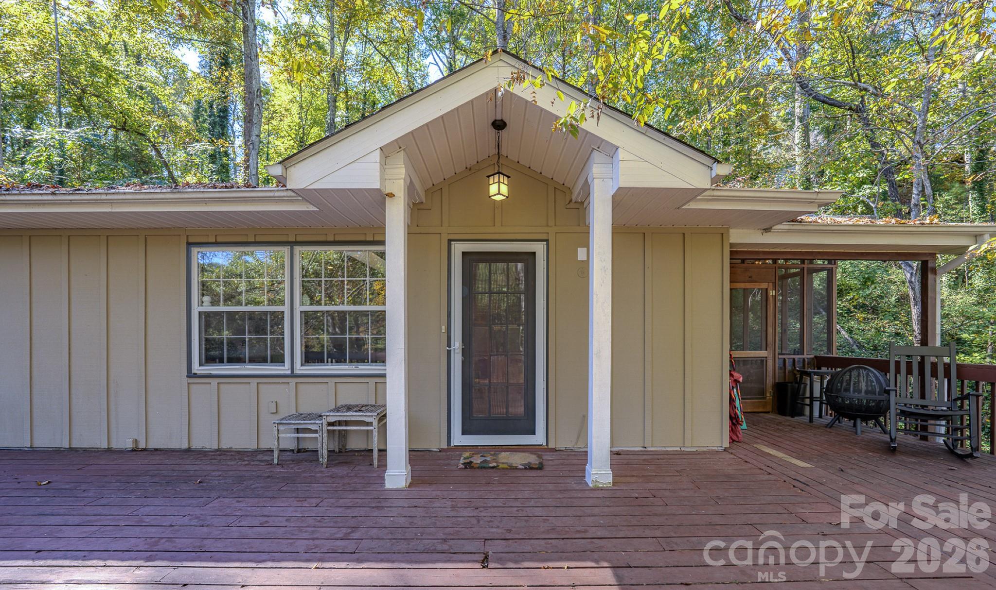 8 Riverbend Drive Property Photo 1