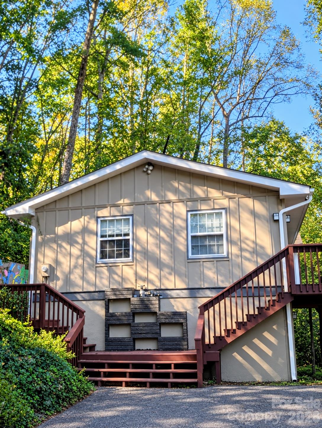 8 Riverbend Drive Property Photo 3