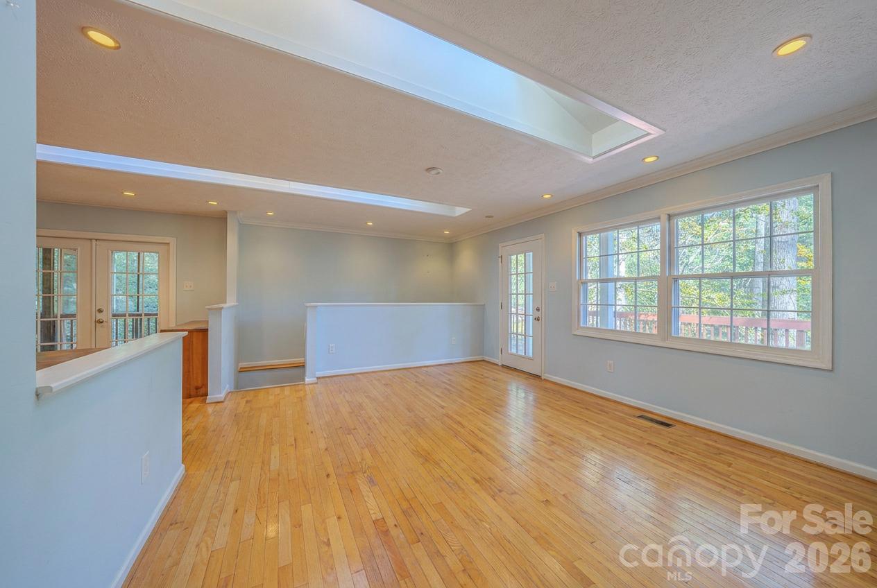 8 Riverbend Drive Property Photo 5