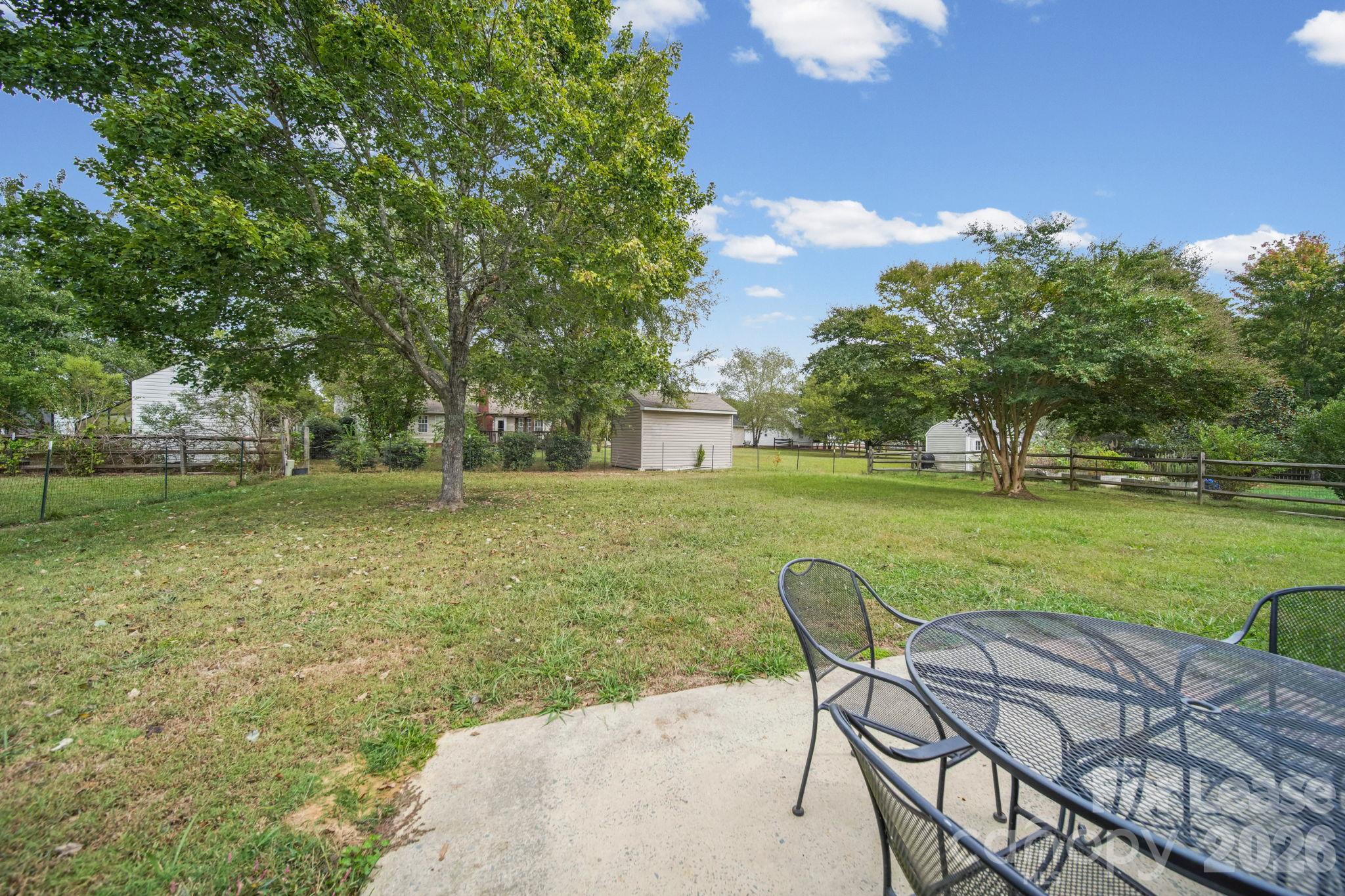 1012 Ridgefield Circle Property Photo 5