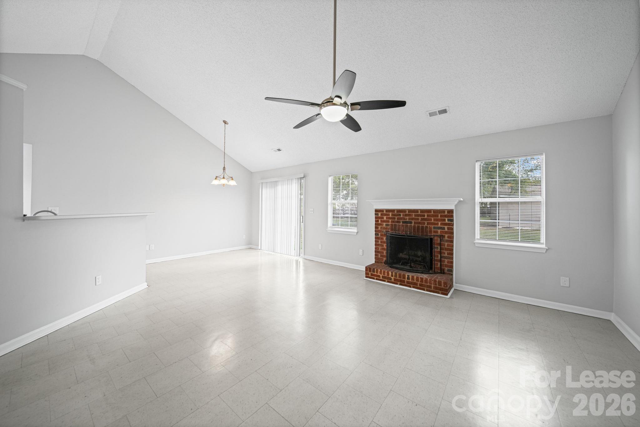 1012 Ridgefield Circle Property Photo 7