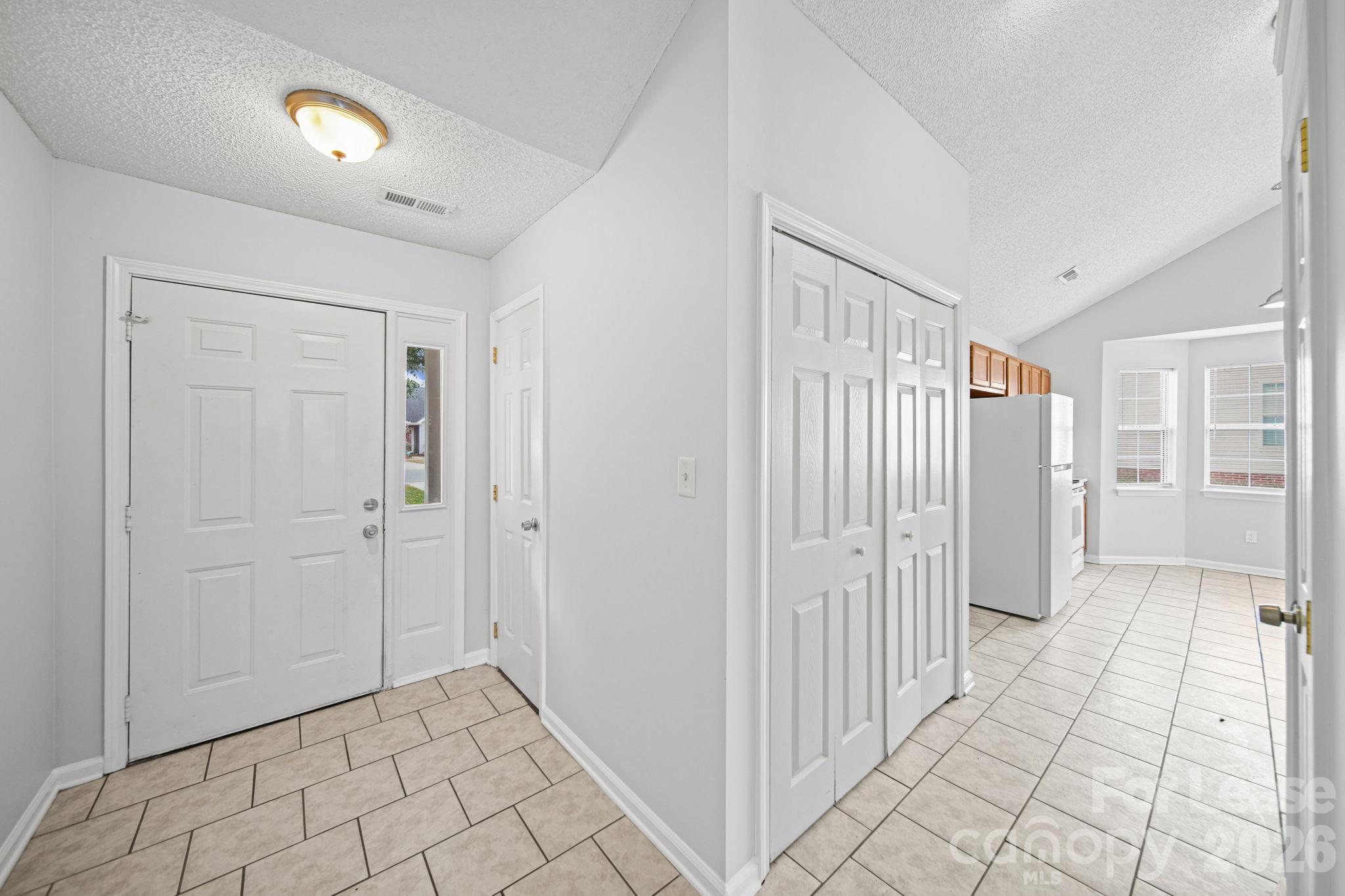 1012 Ridgefield Circle Property Photo 11