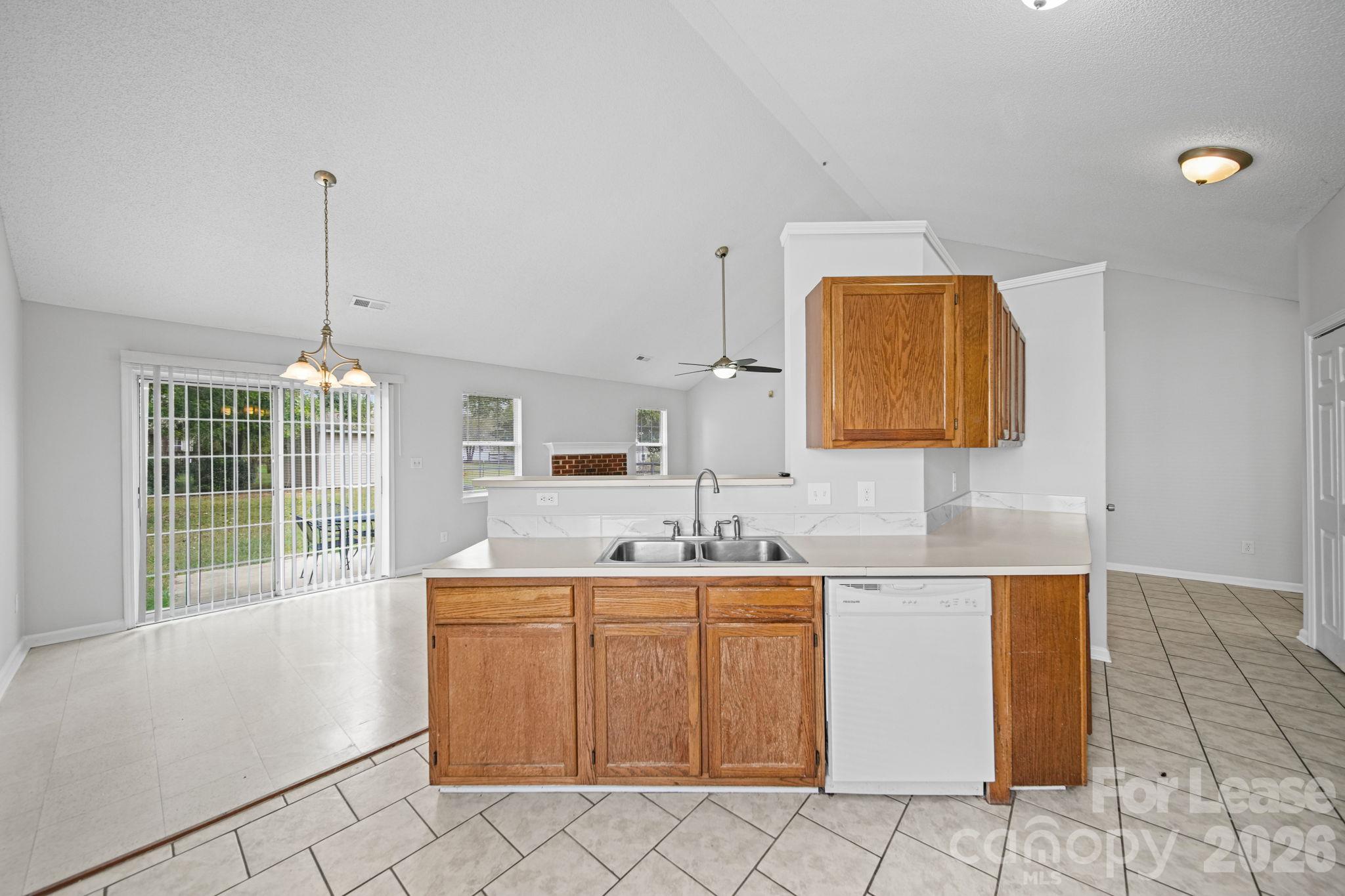 1012 Ridgefield Circle Property Photo 16