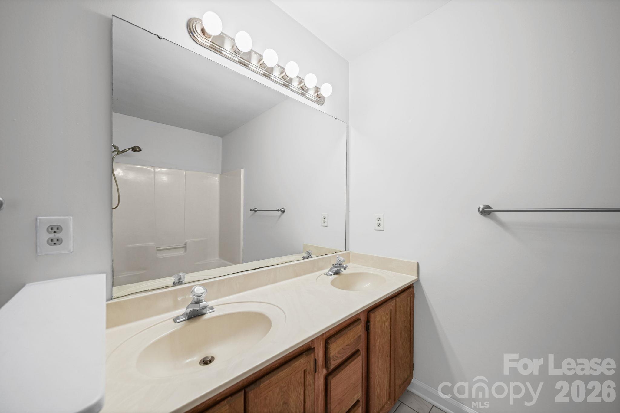 1012 Ridgefield Circle Property Photo 24