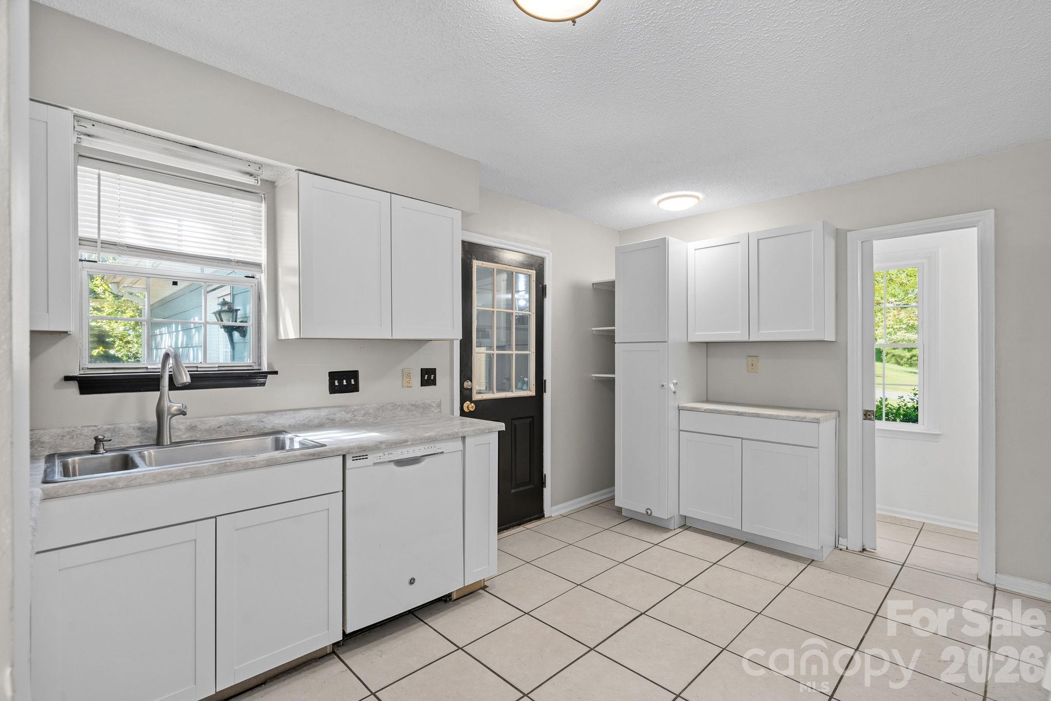 12424 Cool Mist Lane Property Photo 8