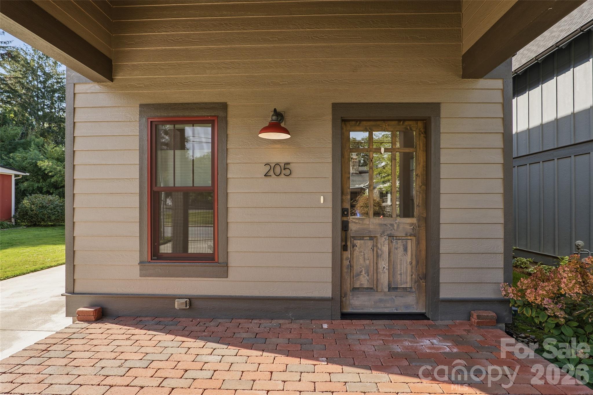 205 N Johnson Street Property Photo 4