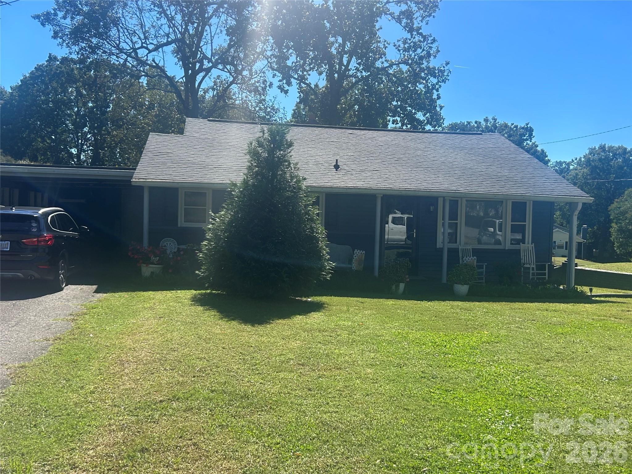 657 12th Avenue Property Photo 1