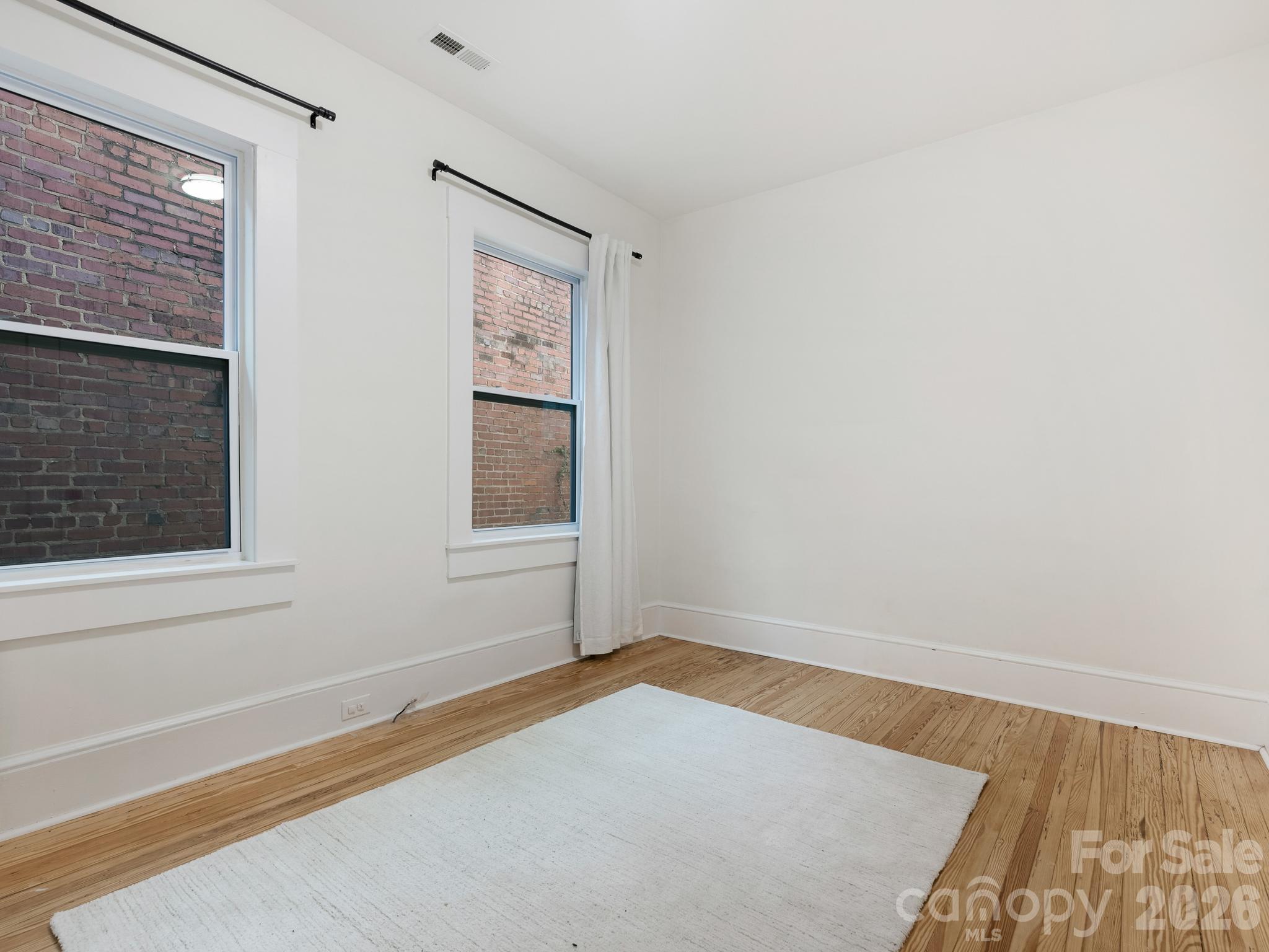 1936 E 8th Street Property Photo 17