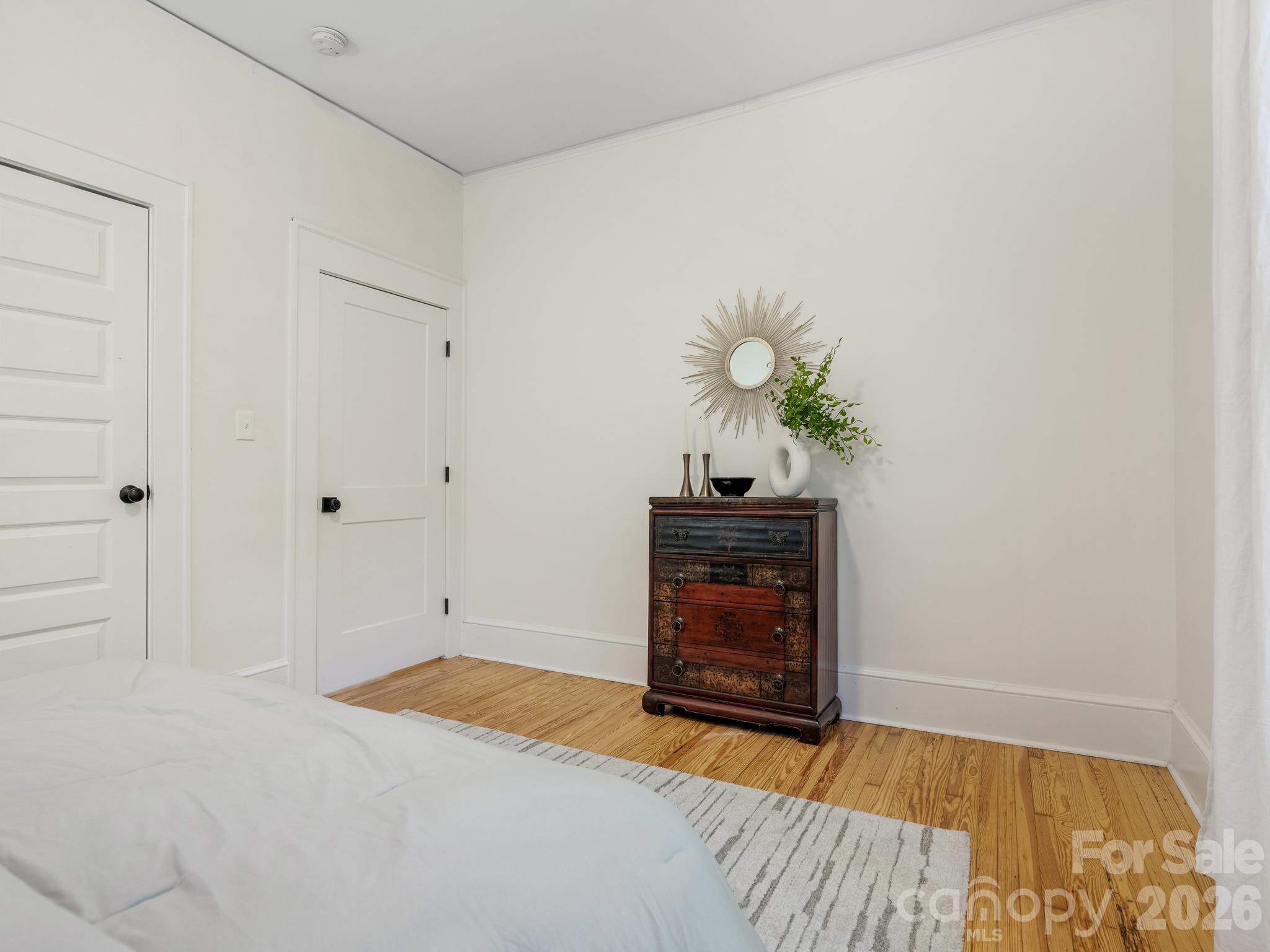 1936 E 8th Street Property Photo 18