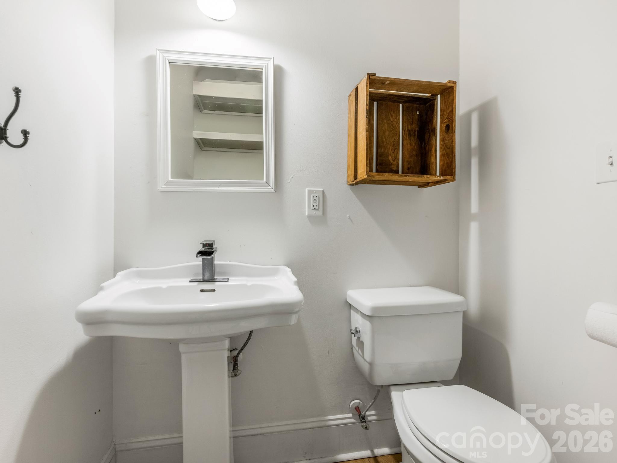 1936 E 8th Street Property Photo 21